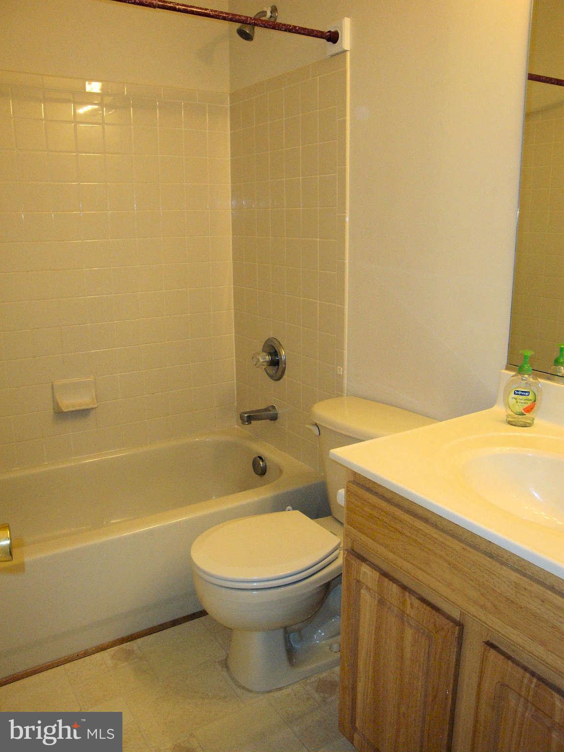 WESTBURY - Residential Lease