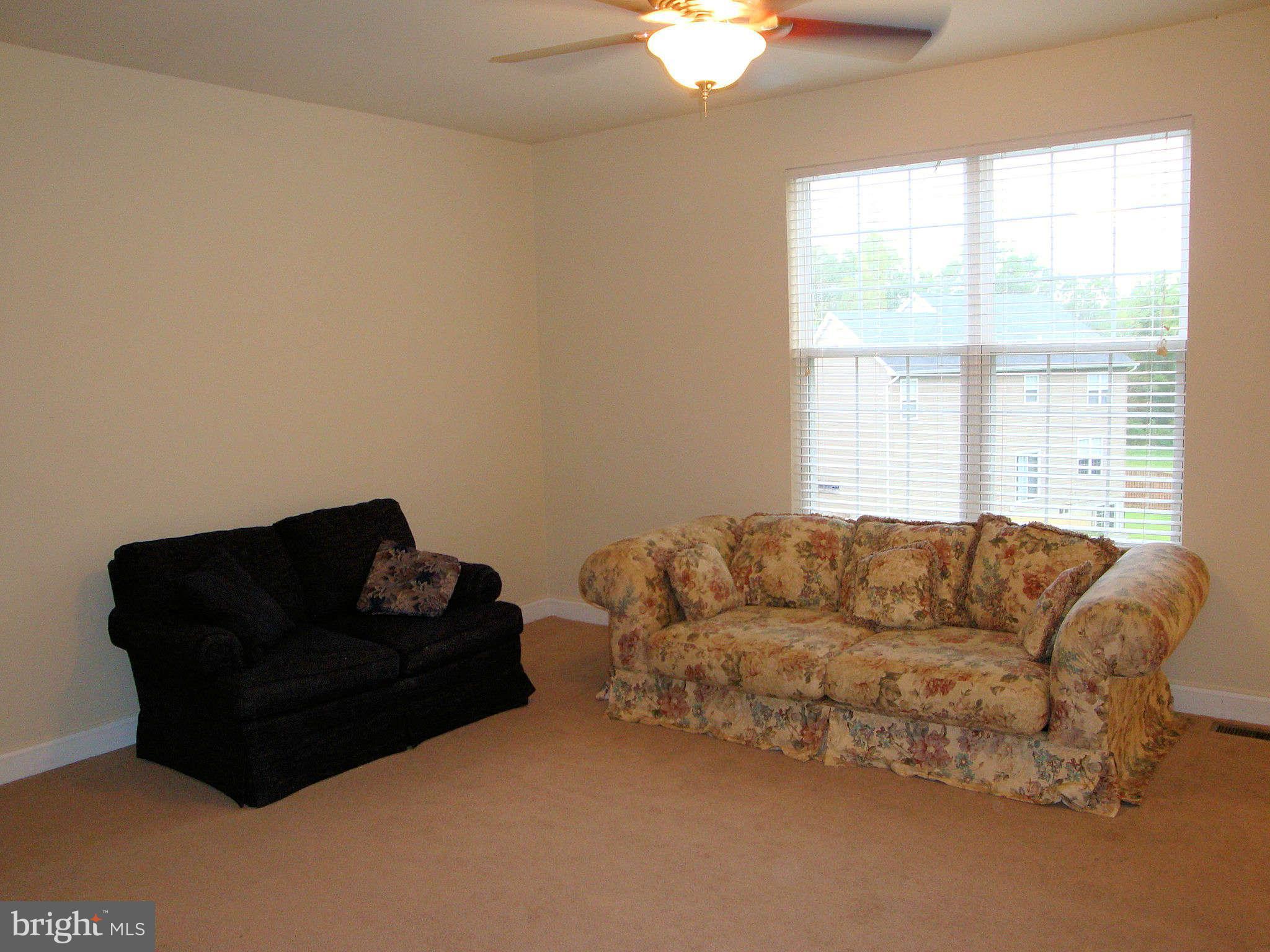 WESTBURY - Residential Lease