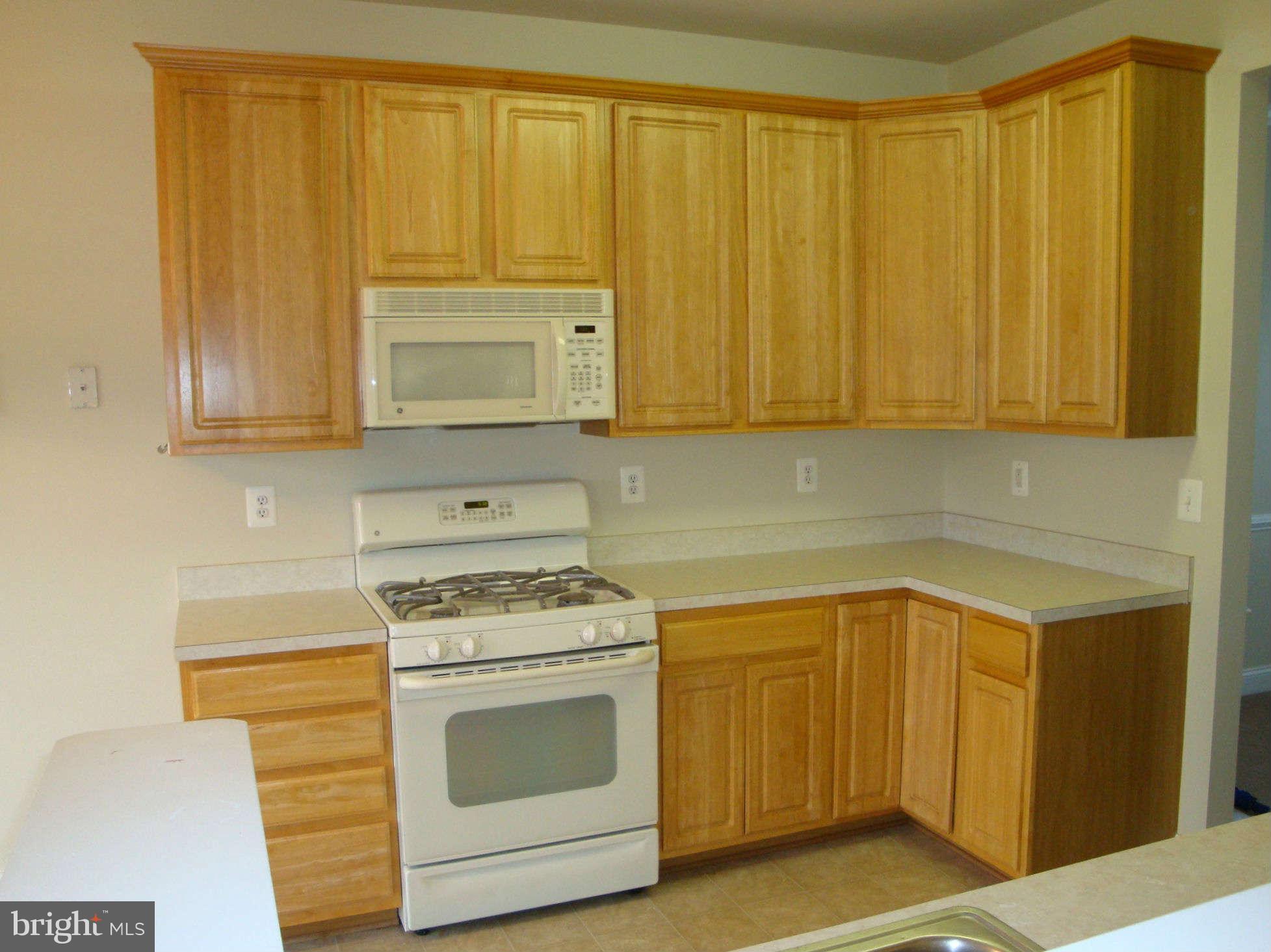 WESTBURY - Residential Lease