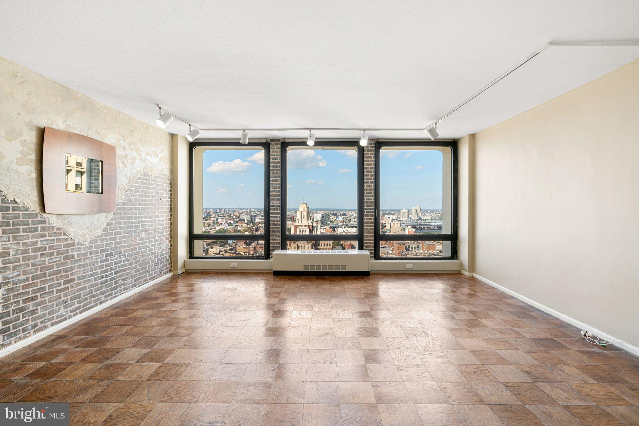 210 LOCUST STREET 29H-W