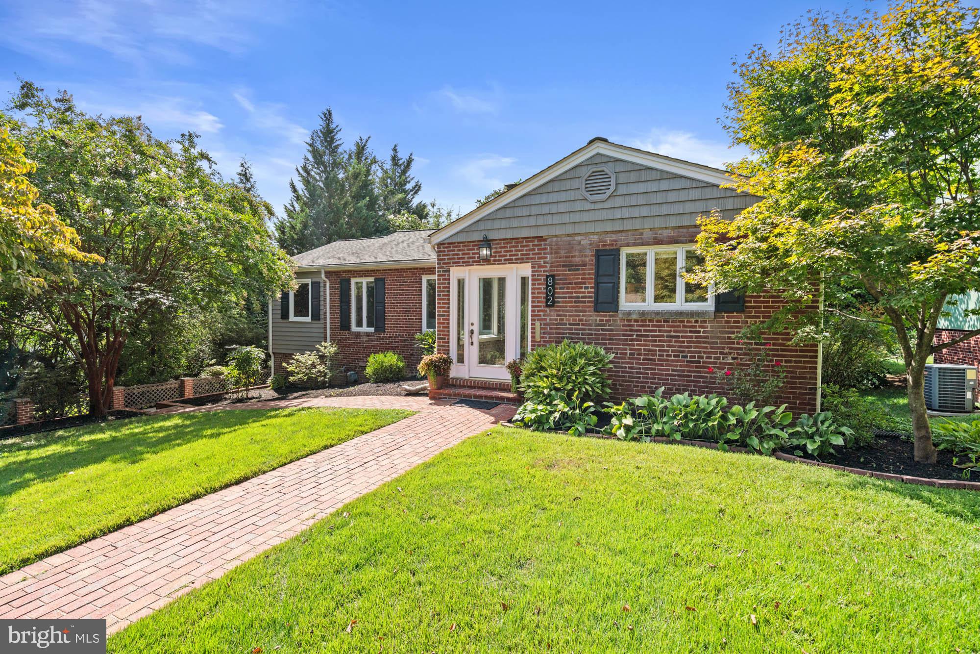 COUNTRY CLUB PARK - Residential