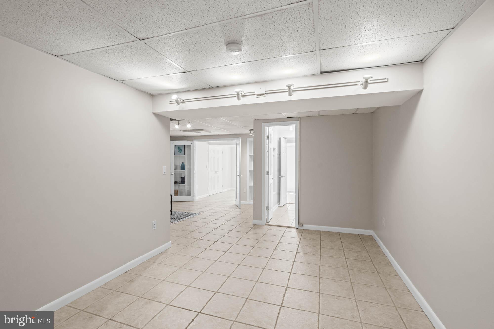 COUNTRY CLUB PARK - Residential