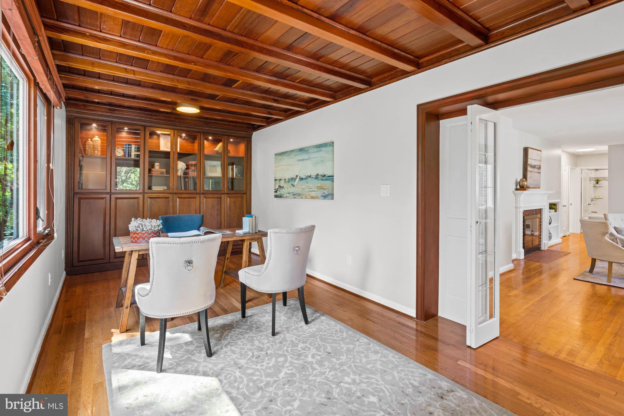 COUNTRY CLUB PARK - Residential