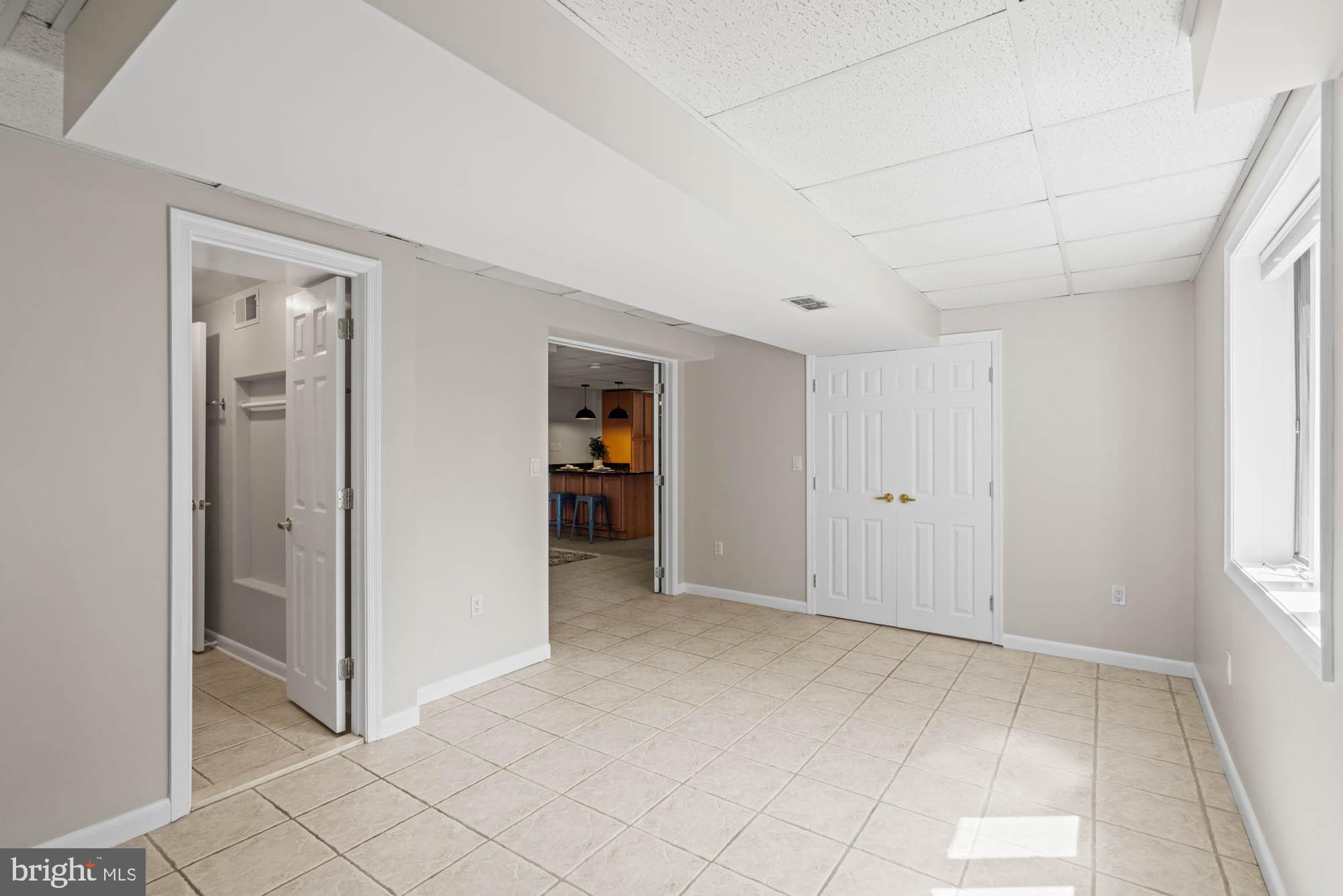 COUNTRY CLUB PARK - Residential