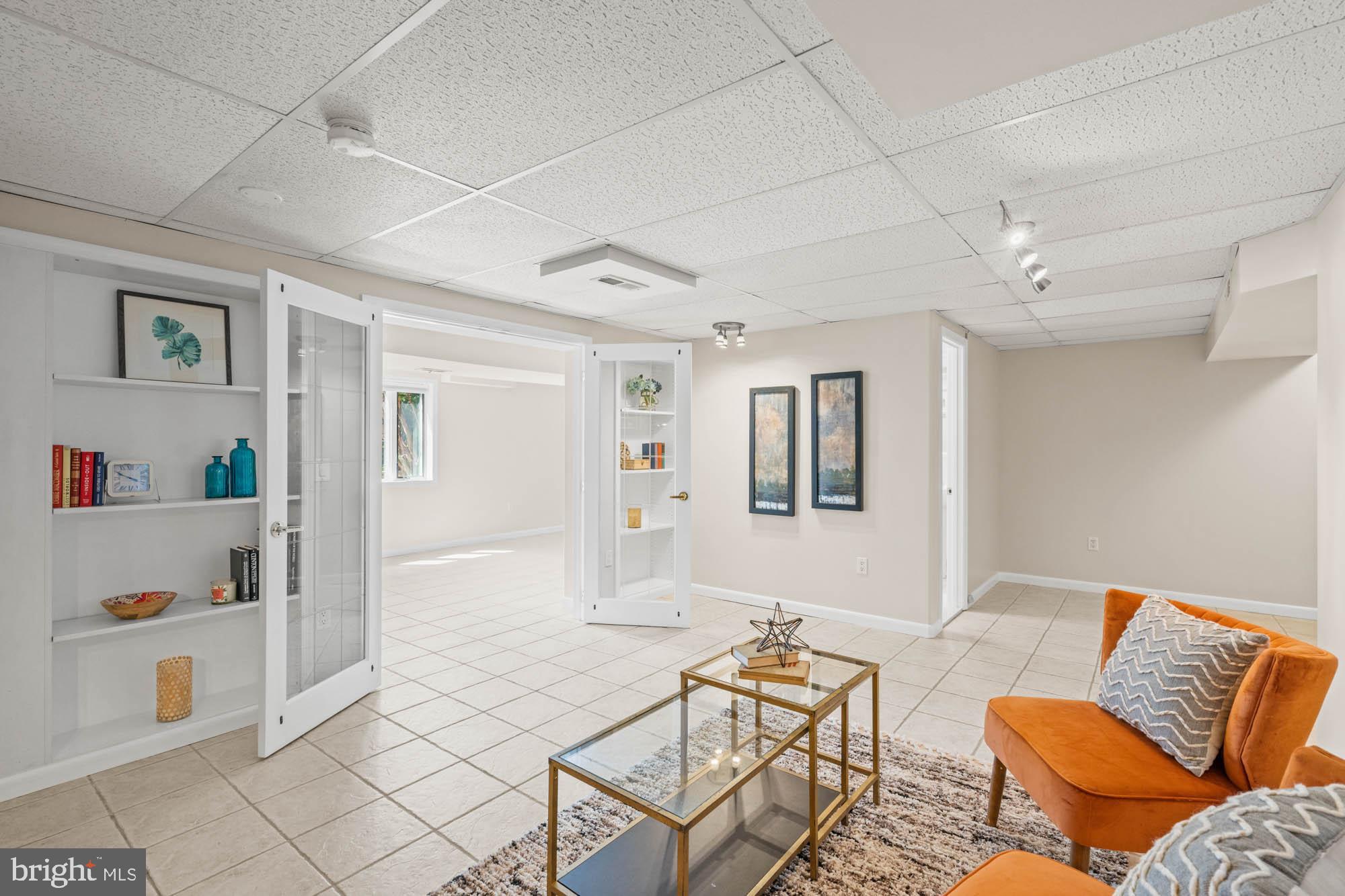 COUNTRY CLUB PARK - Residential