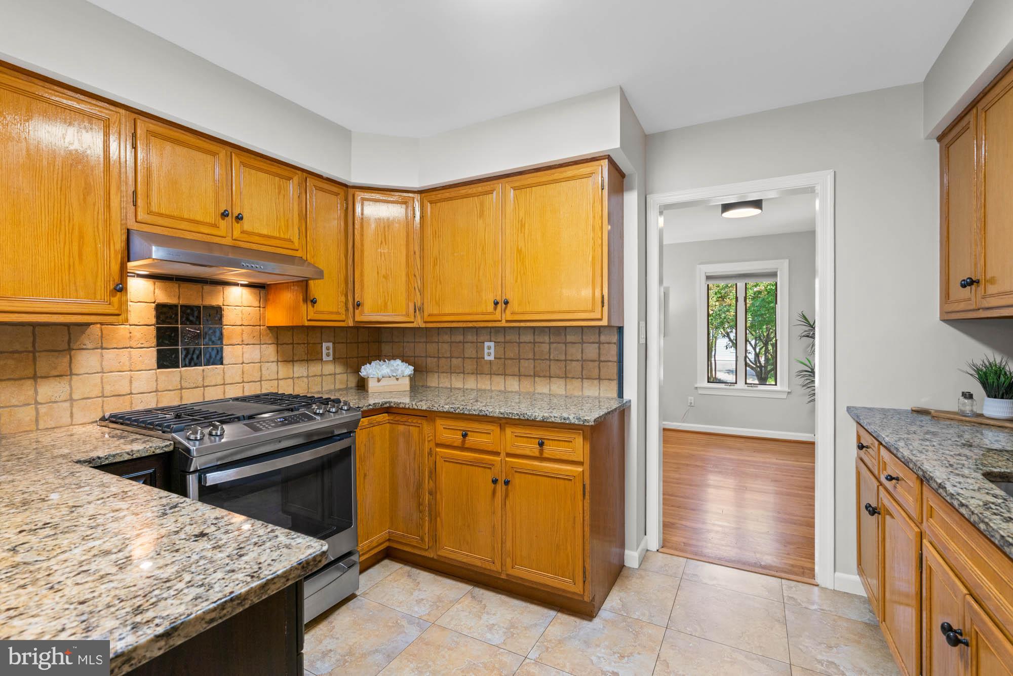 COUNTRY CLUB PARK - Residential