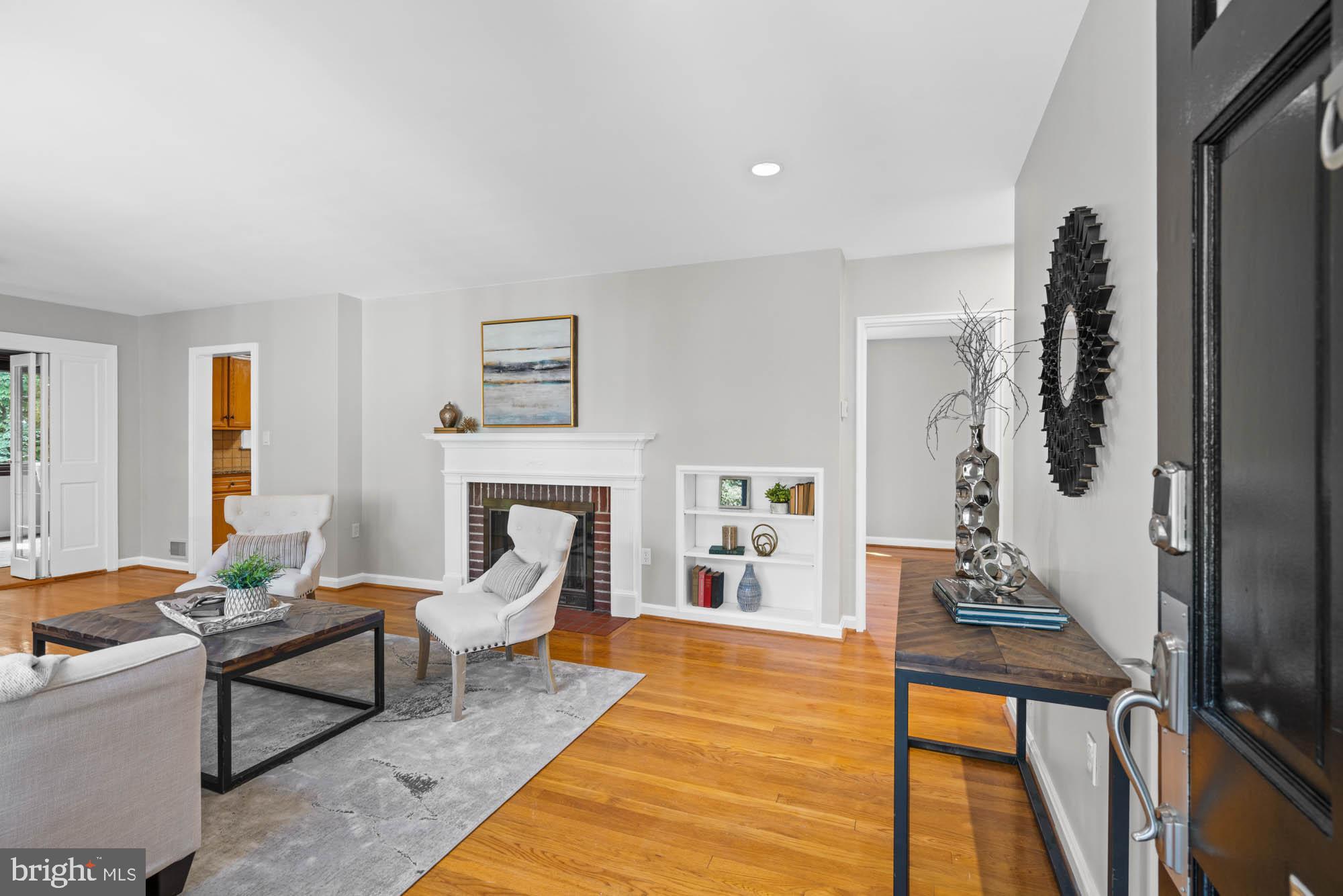 COUNTRY CLUB PARK - Residential