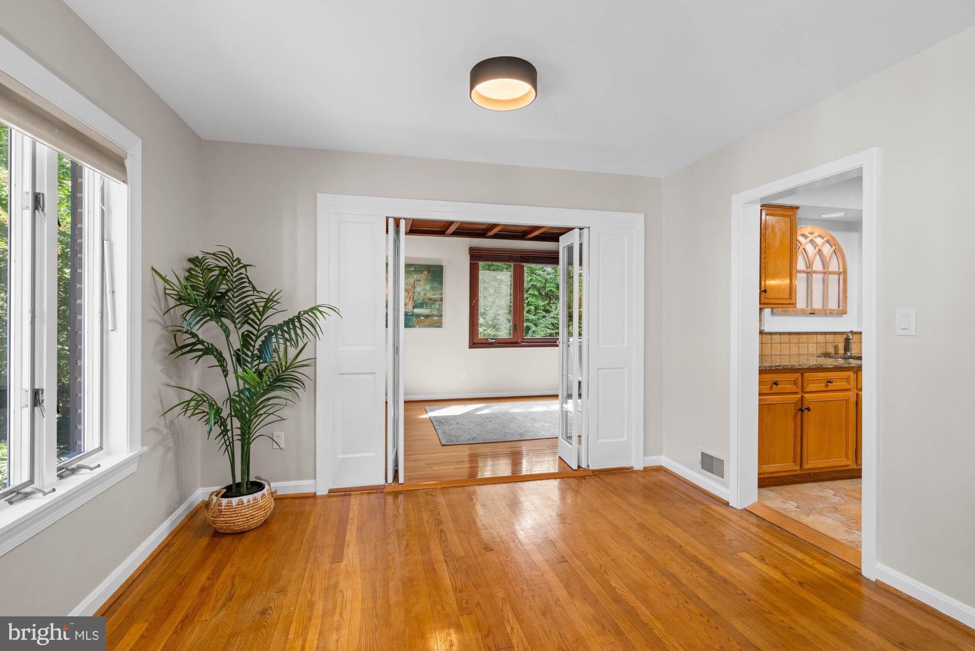 COUNTRY CLUB PARK - Residential