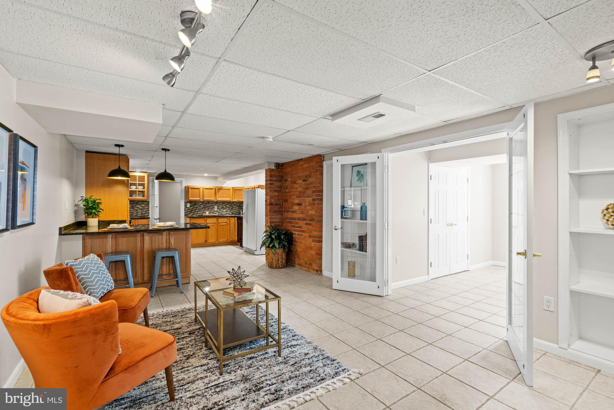 COUNTRY CLUB PARK - Residential