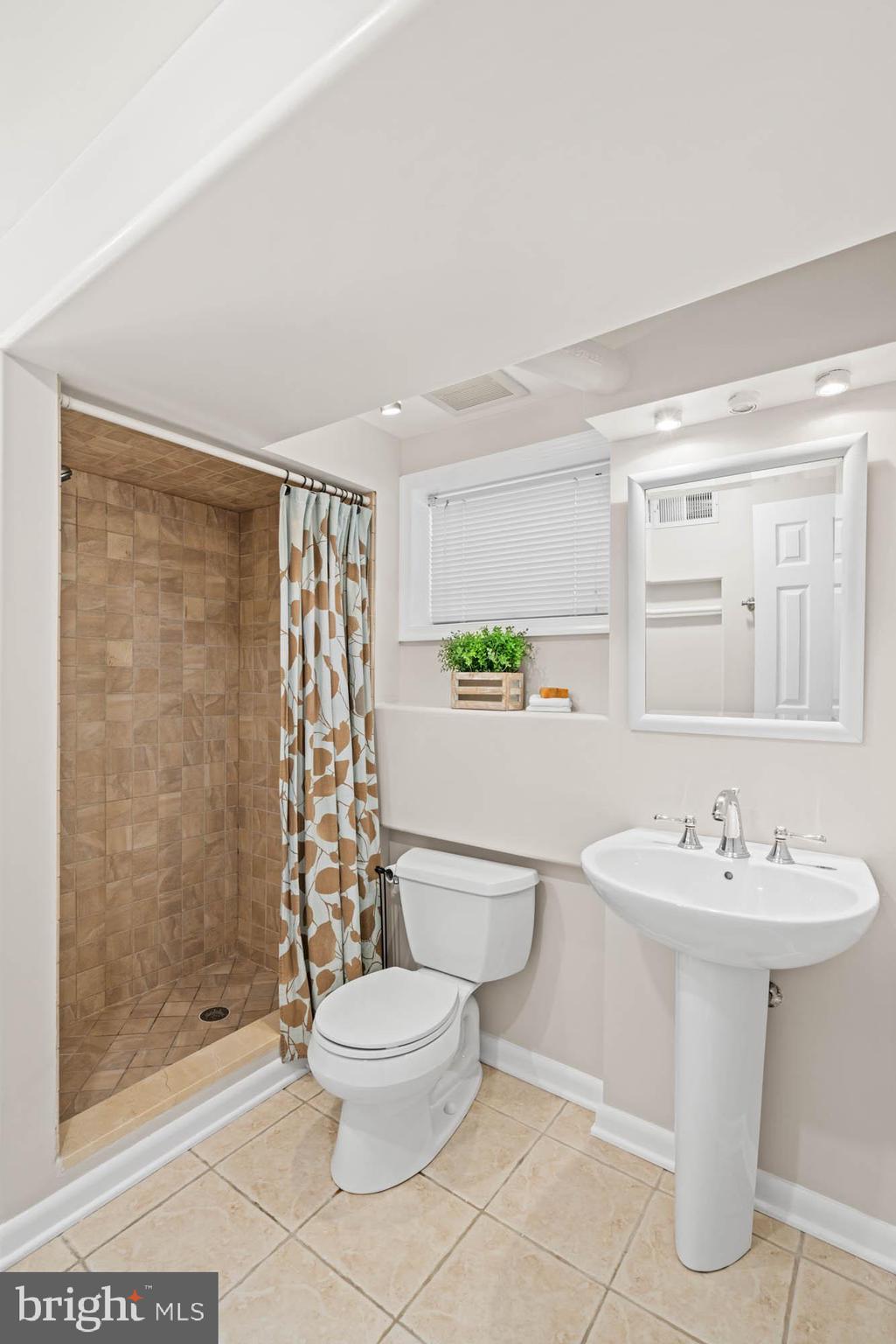 COUNTRY CLUB PARK - Residential