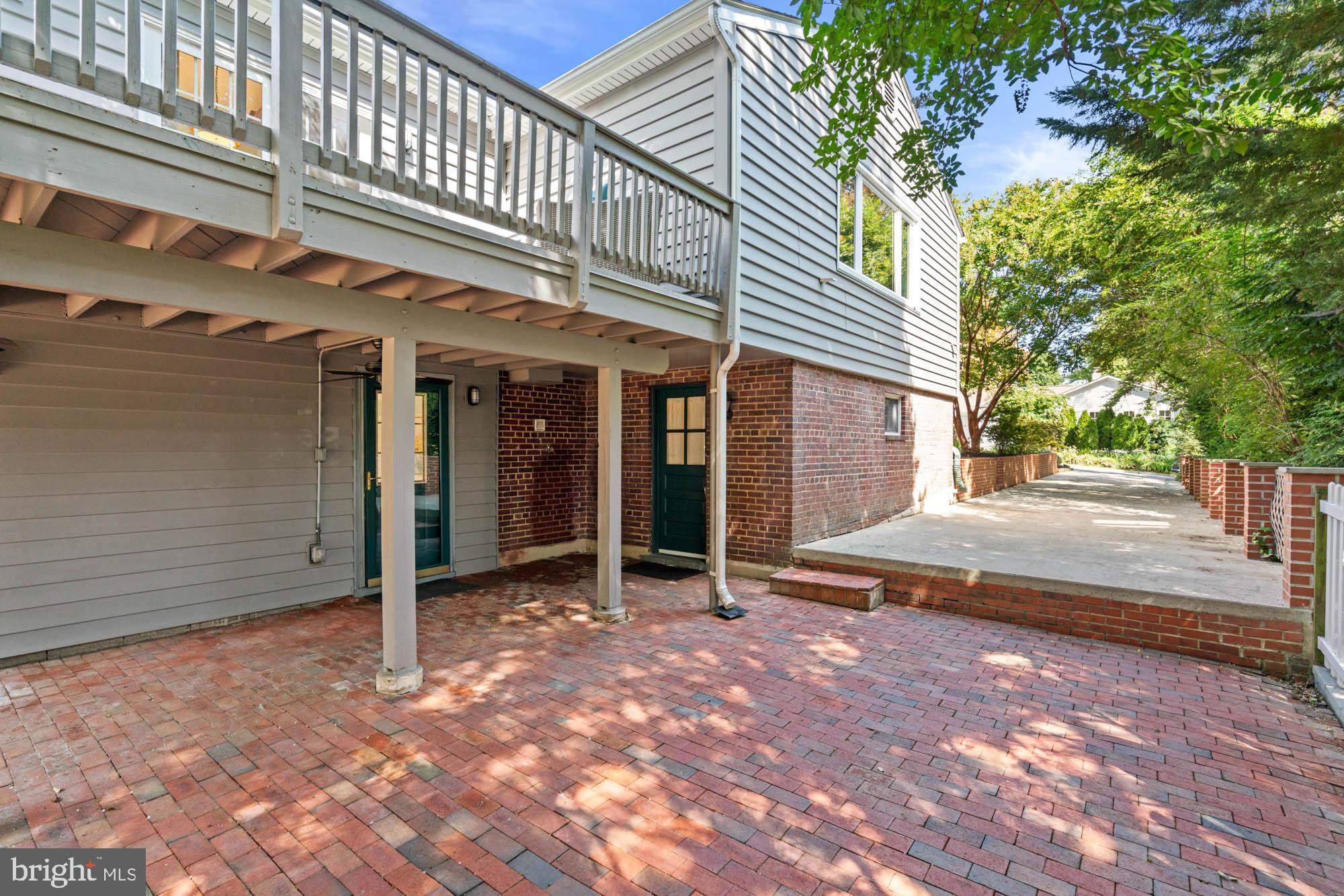 COUNTRY CLUB PARK - Residential