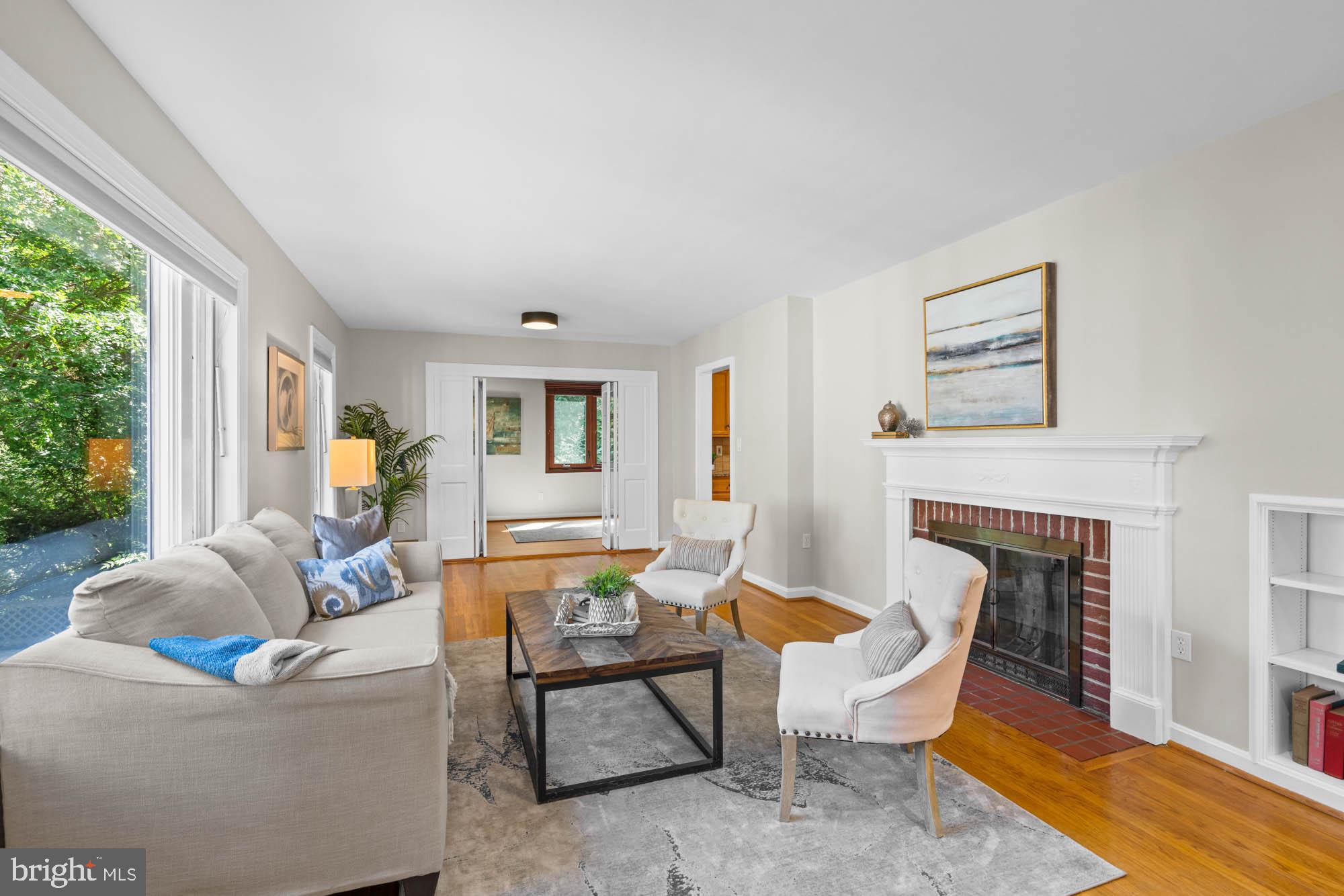 COUNTRY CLUB PARK - Residential