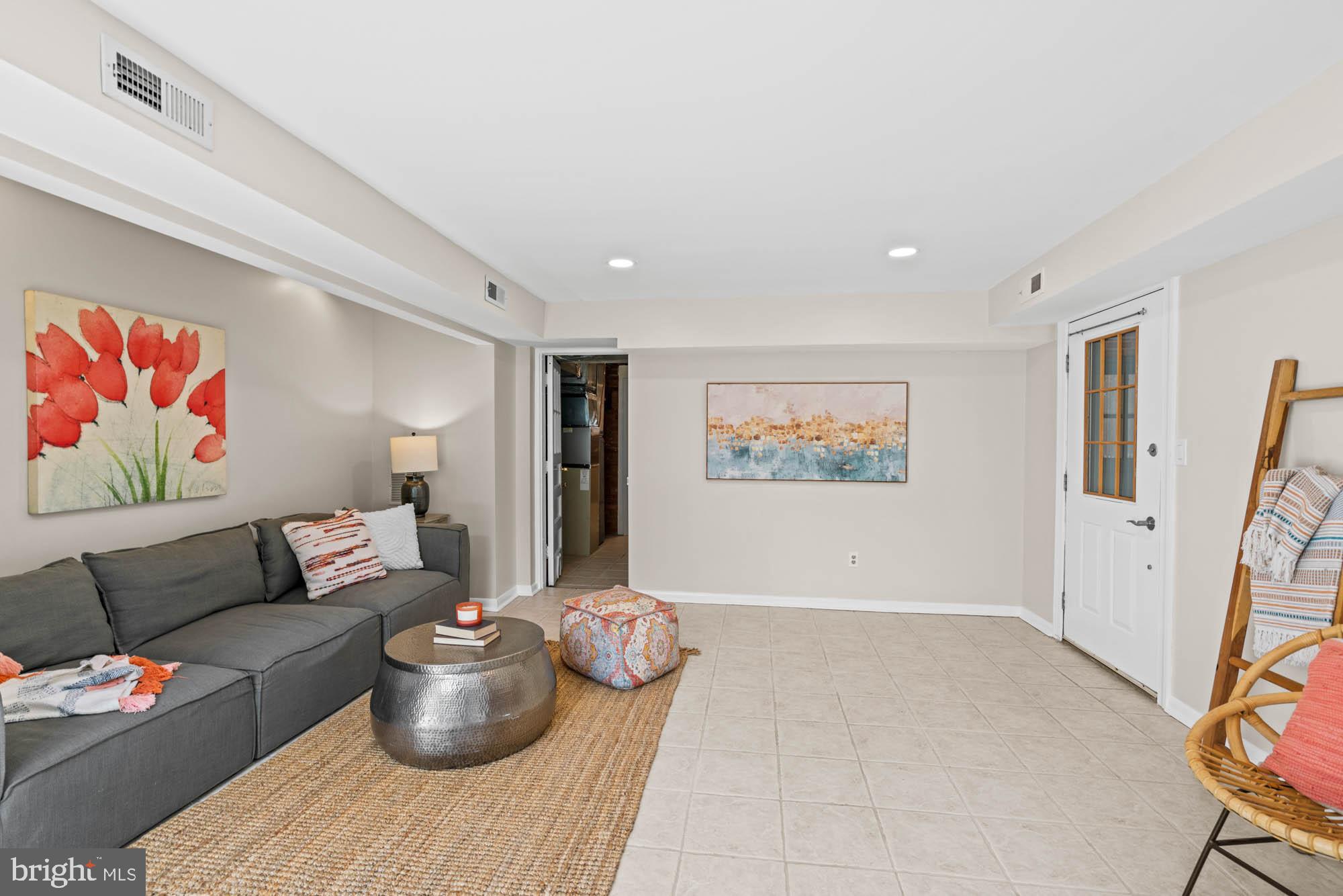 COUNTRY CLUB PARK - Residential