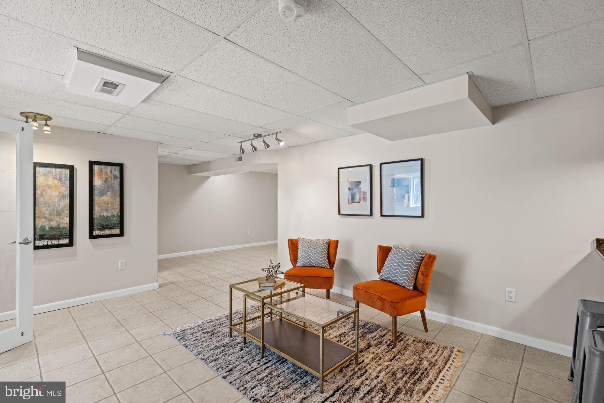 COUNTRY CLUB PARK - Residential