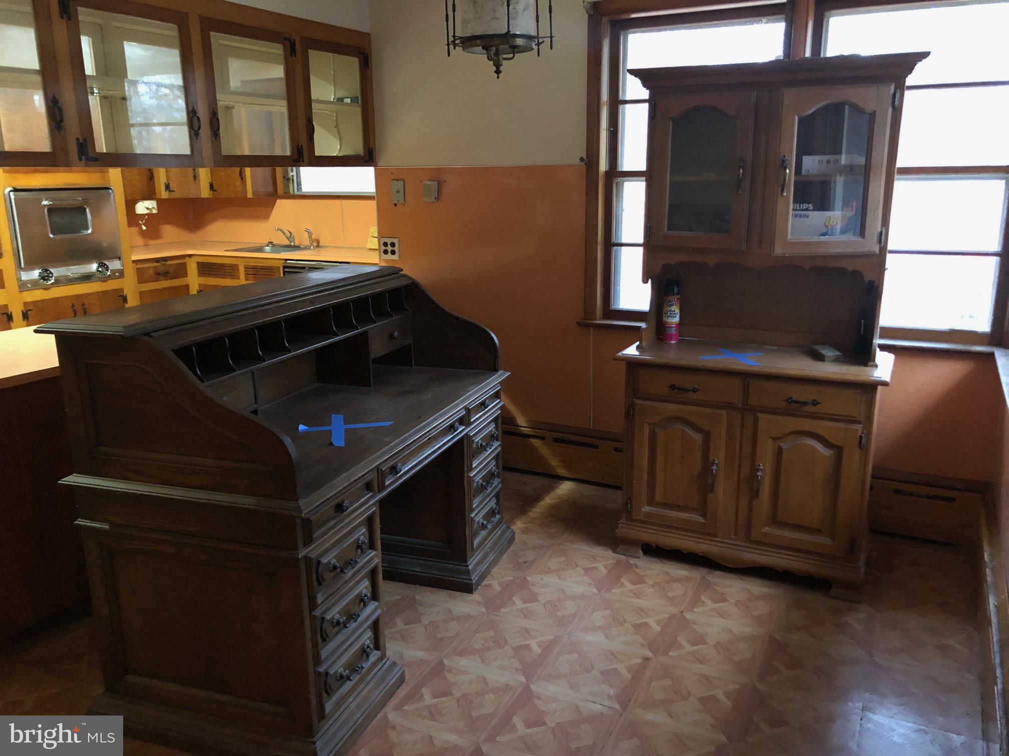 571 W SHERMAN AVENUE