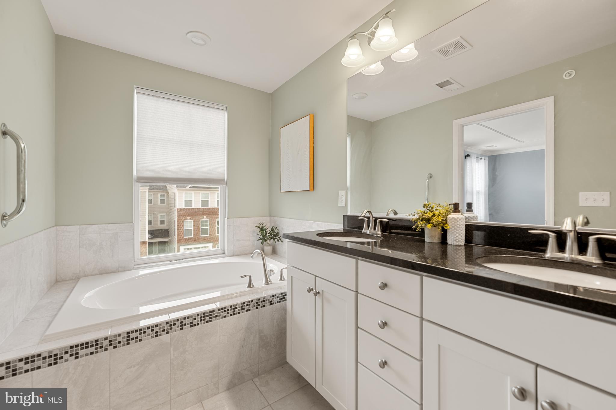 EAST GATE 3 CONDOMINIUM - Residential