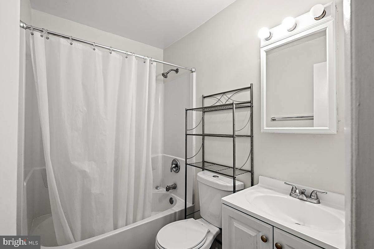 CRESTWOOD HAMLET - Residential