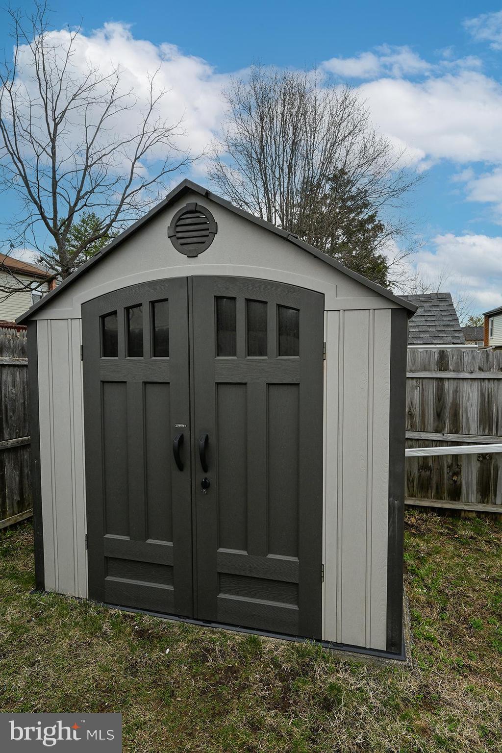 CRESTWOOD HAMLET - Residential