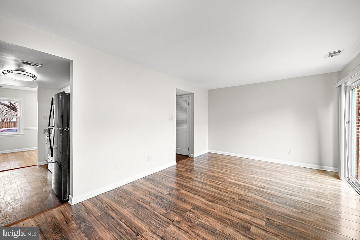 CRESTWOOD HAMLET - Residential