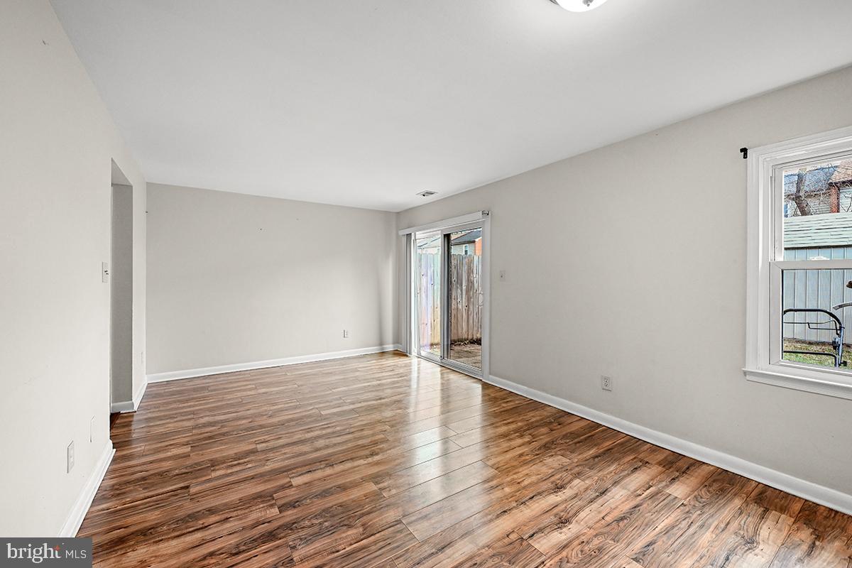 CRESTWOOD HAMLET - Residential