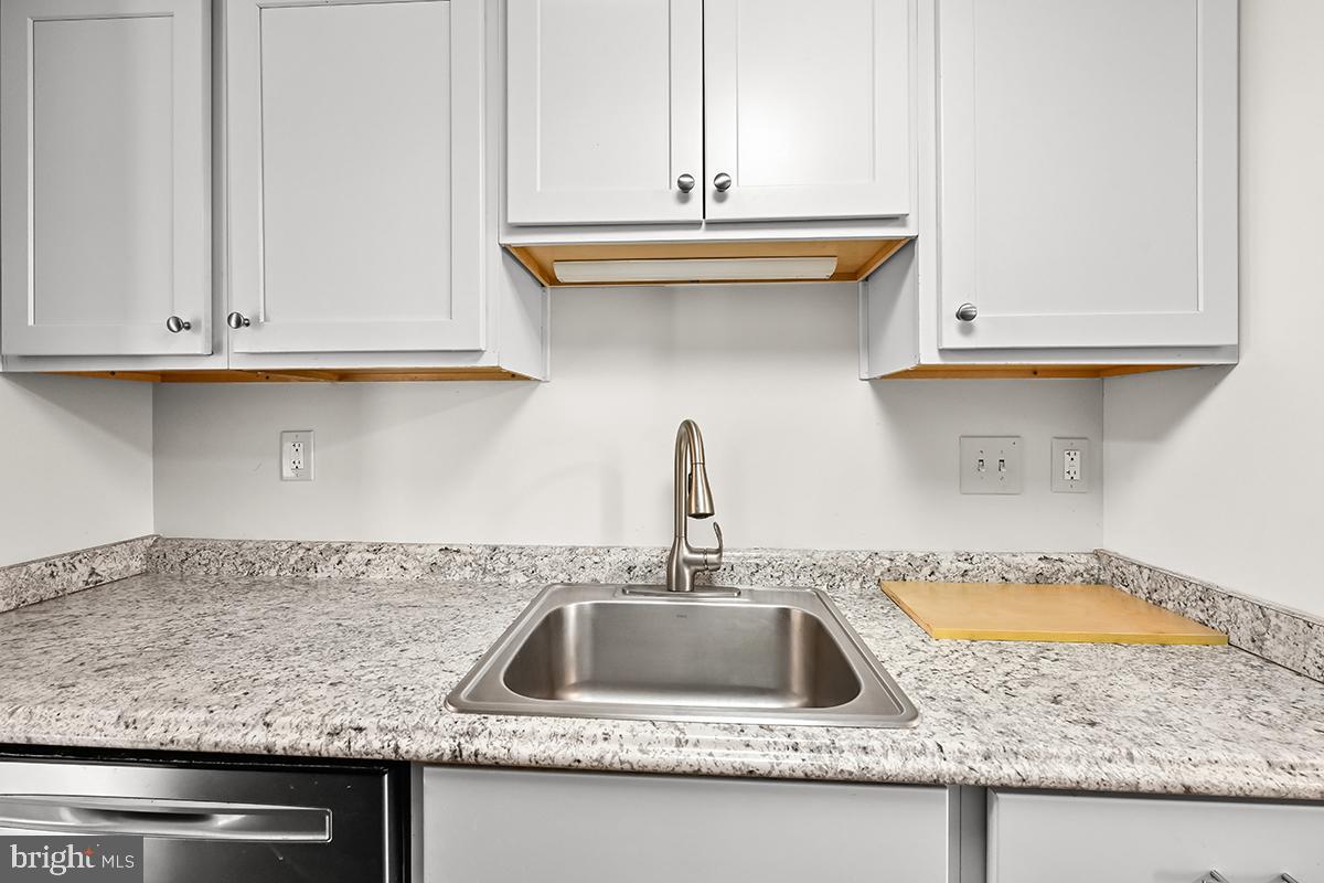 CRESTWOOD HAMLET - Residential