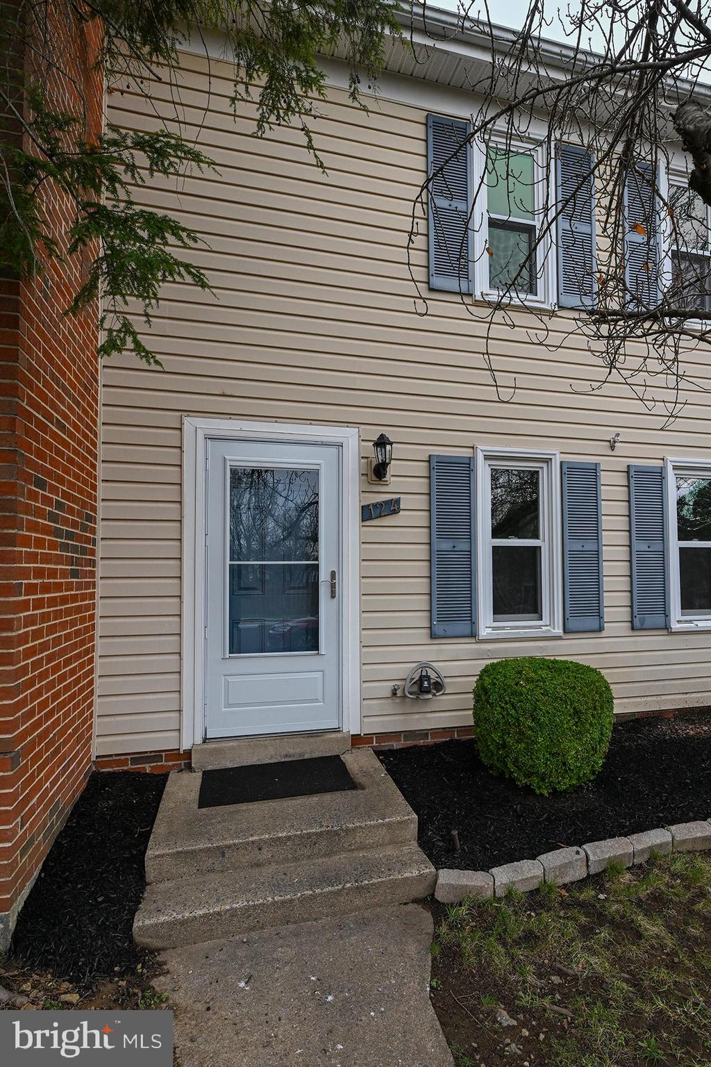 CRESTWOOD HAMLET - Residential