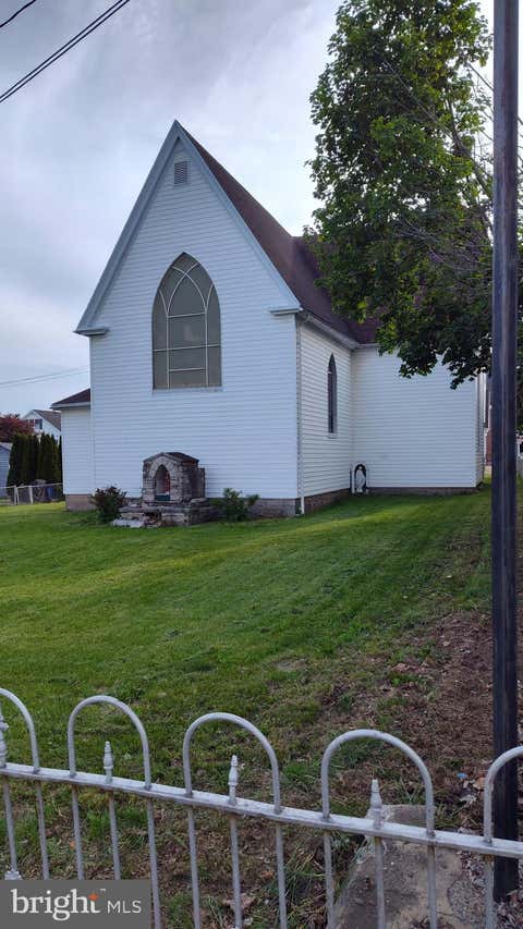 Photo of 120 W 4th Street, MOUNT CARMEL, PA 17851 (MLS # PANU2003526)