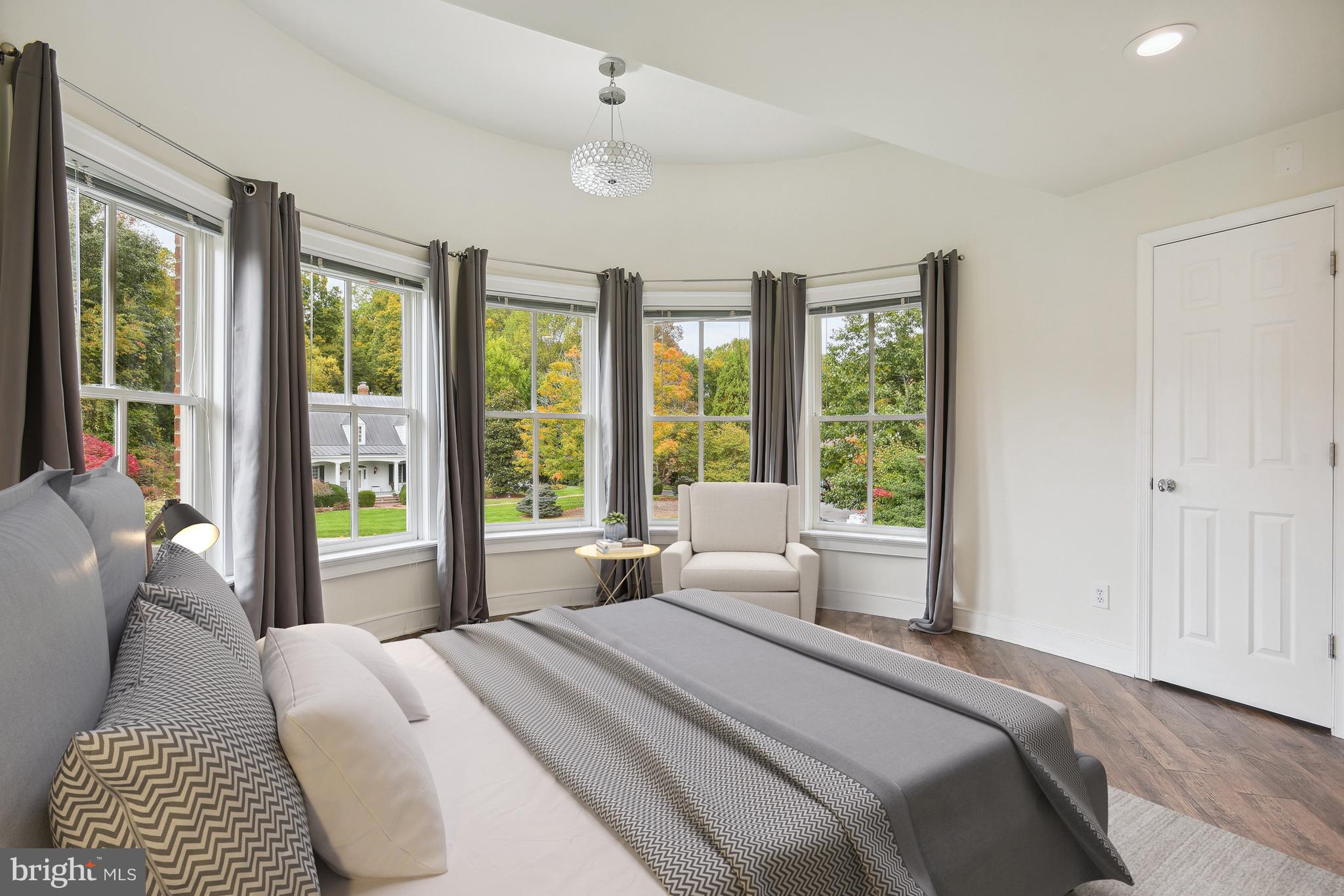 RIVERSCAPE - Residential Lease