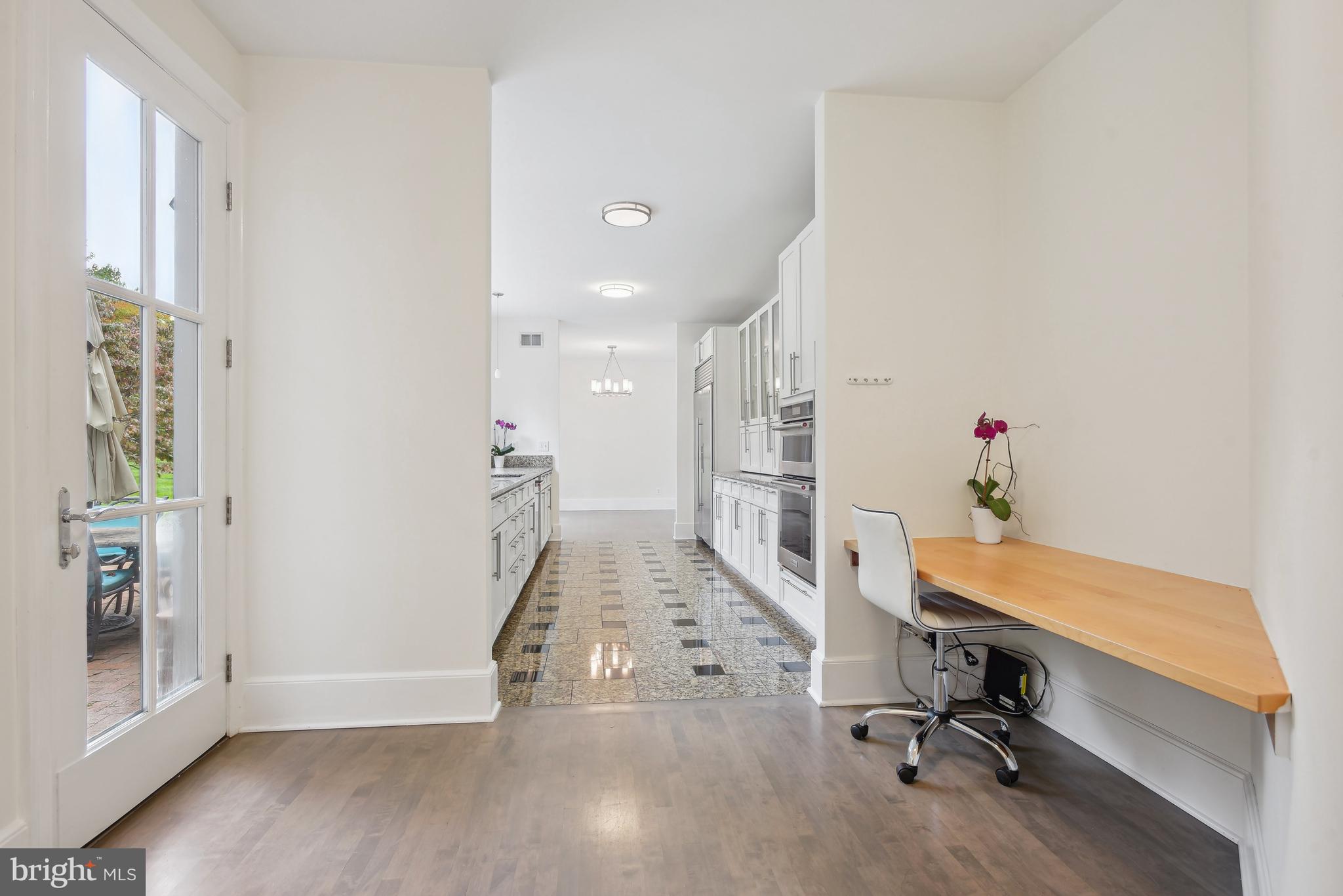 RIVERSCAPE - Residential Lease