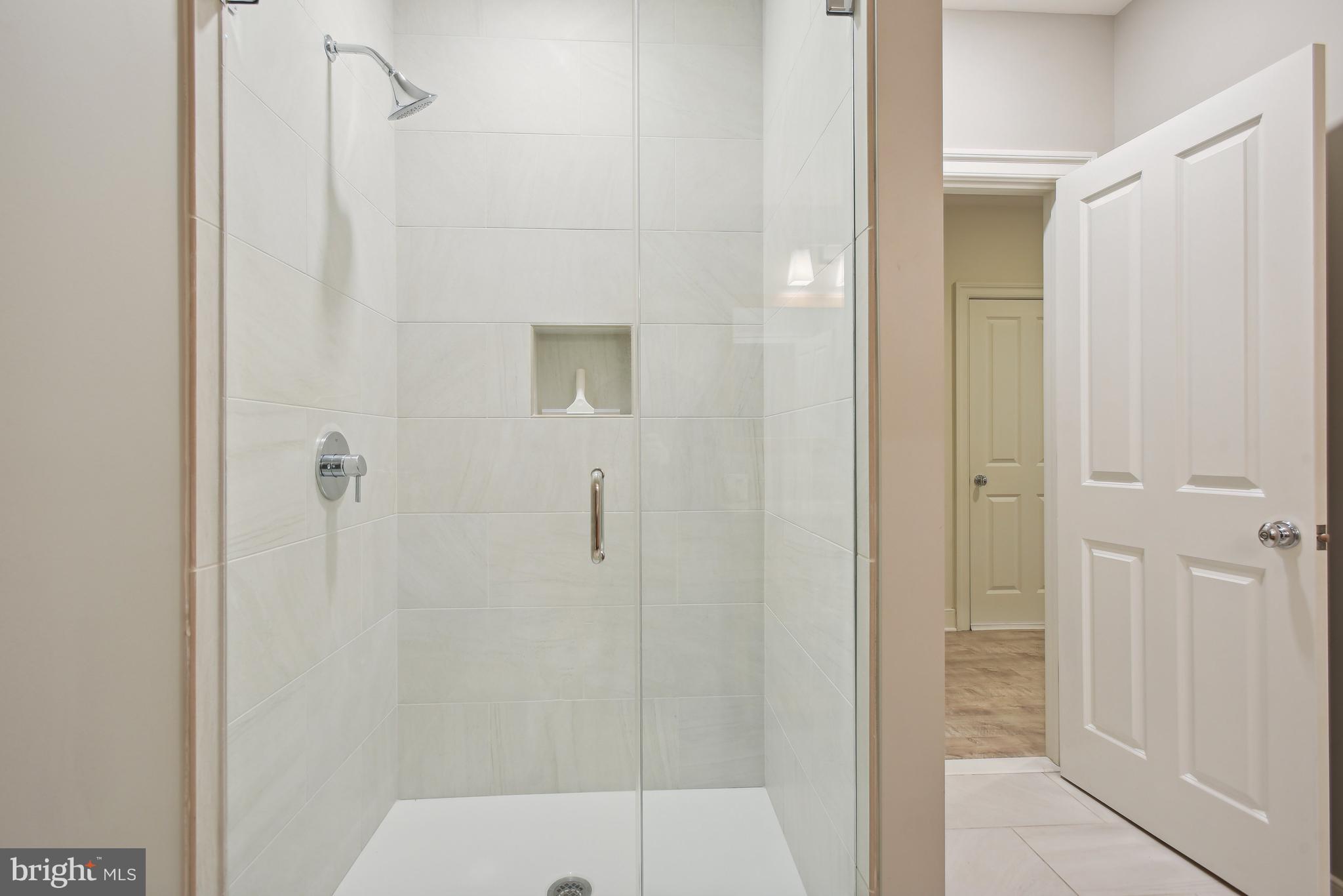 RIVERSCAPE - Residential Lease