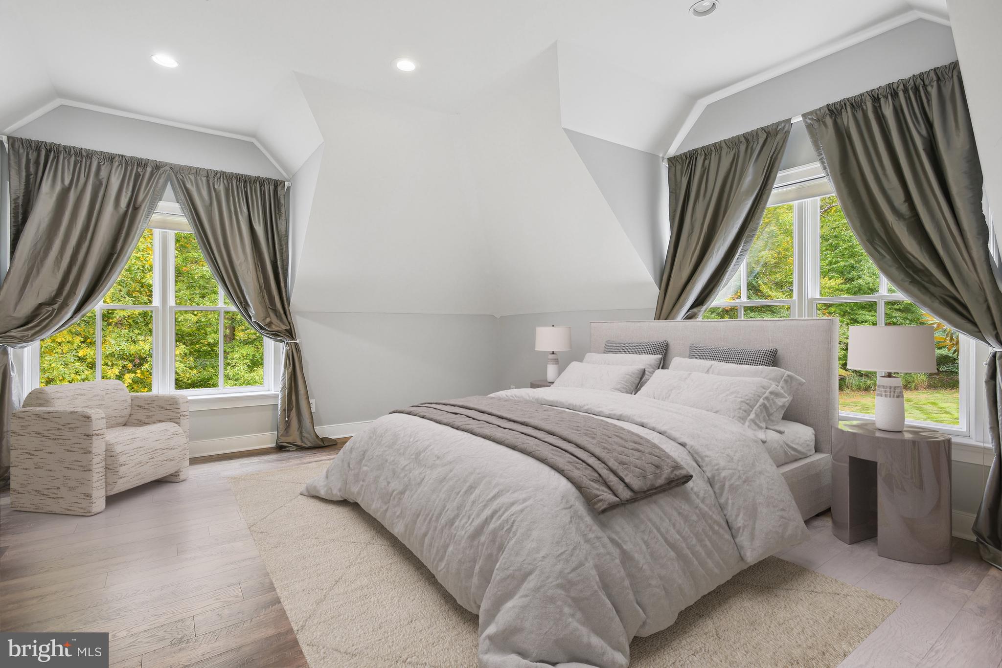 RIVERSCAPE - Residential Lease