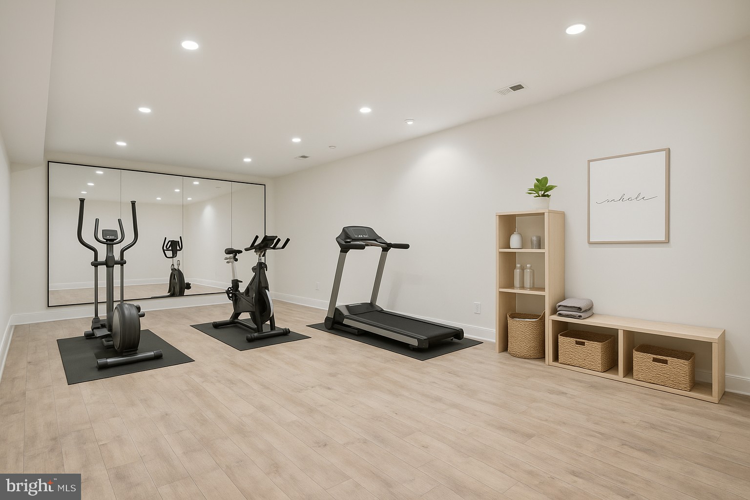 RIVERSCAPE - Residential Lease