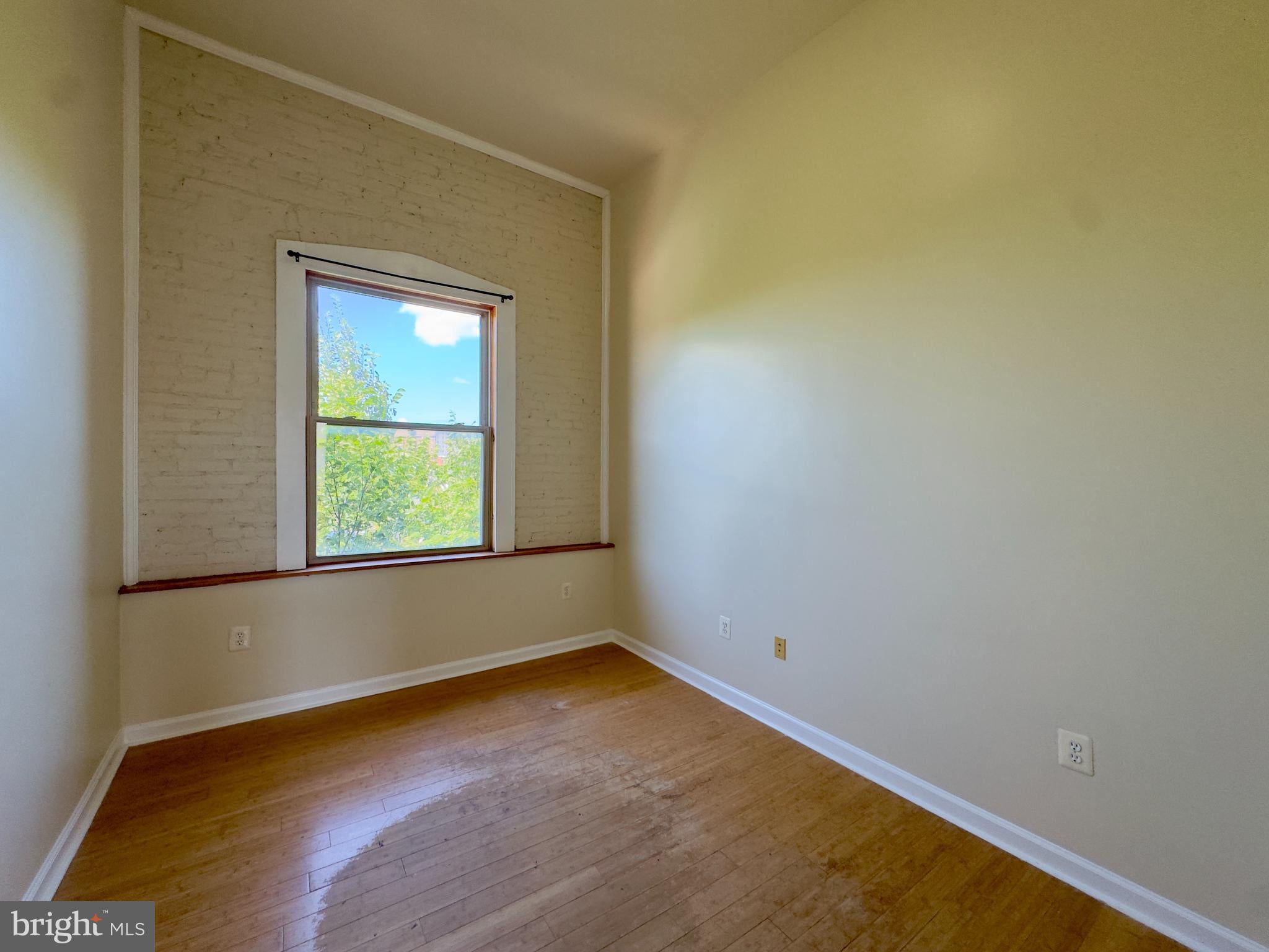 2401 BROOKFIELD AVENUE D6