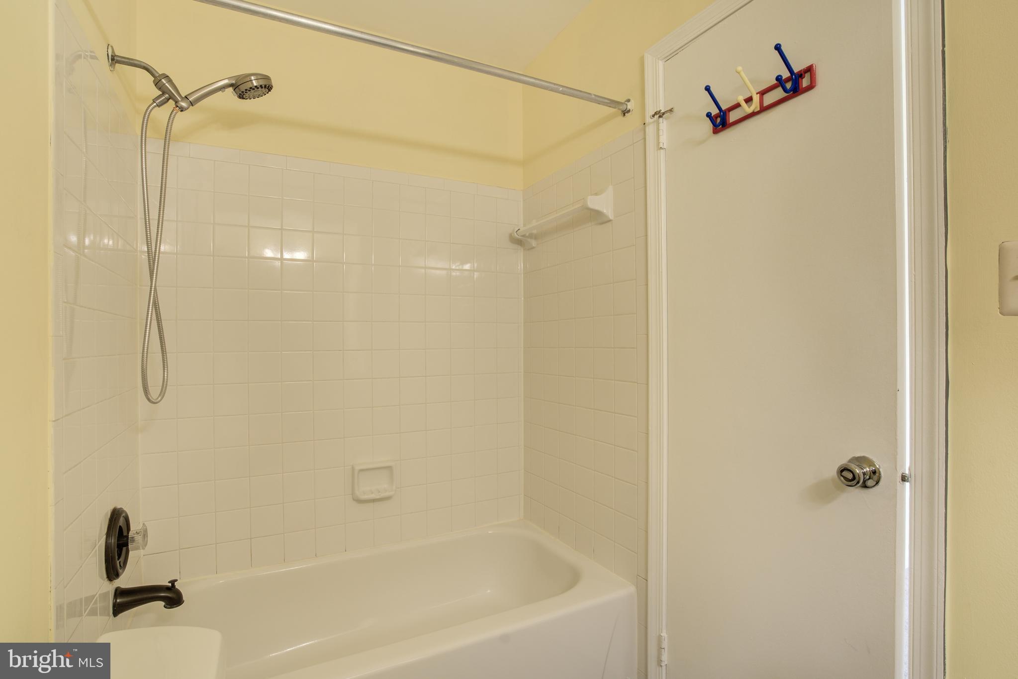 SPRINGFIELD OAKS - Residential Lease