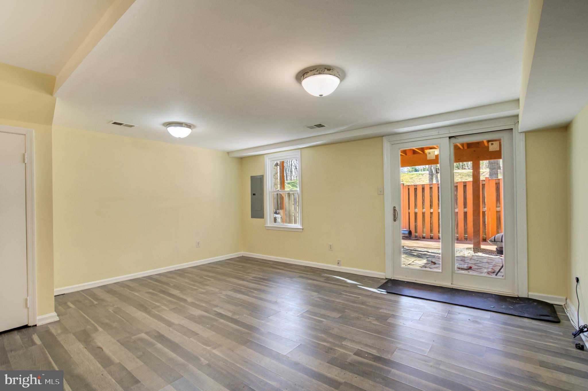 SPRINGFIELD OAKS - Residential Lease