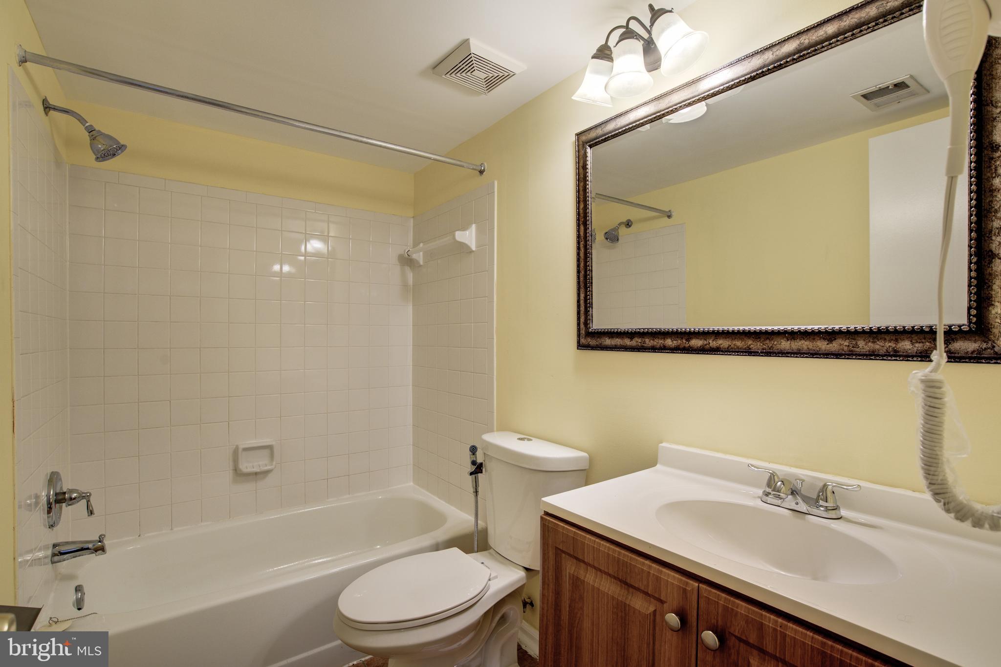 SPRINGFIELD OAKS - Residential Lease