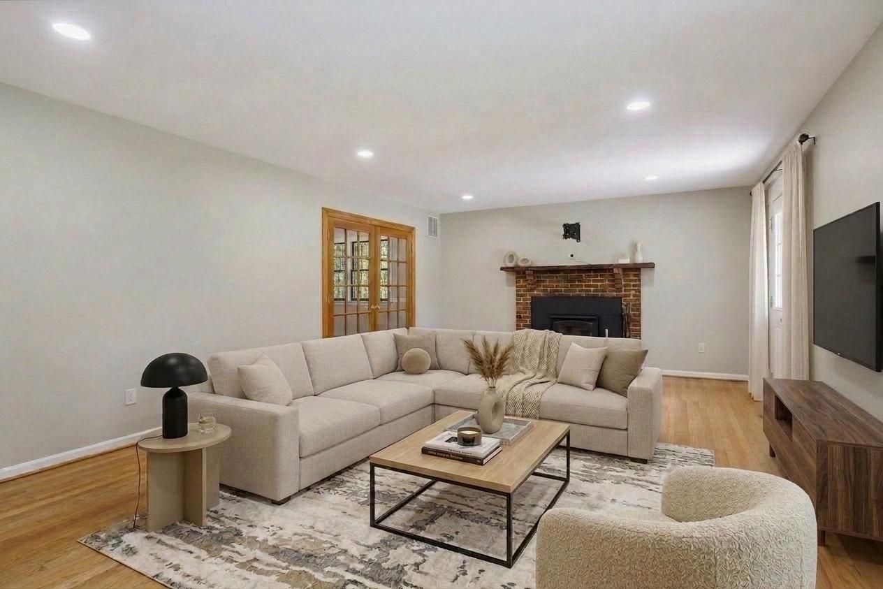 25509 JONNIE COURT