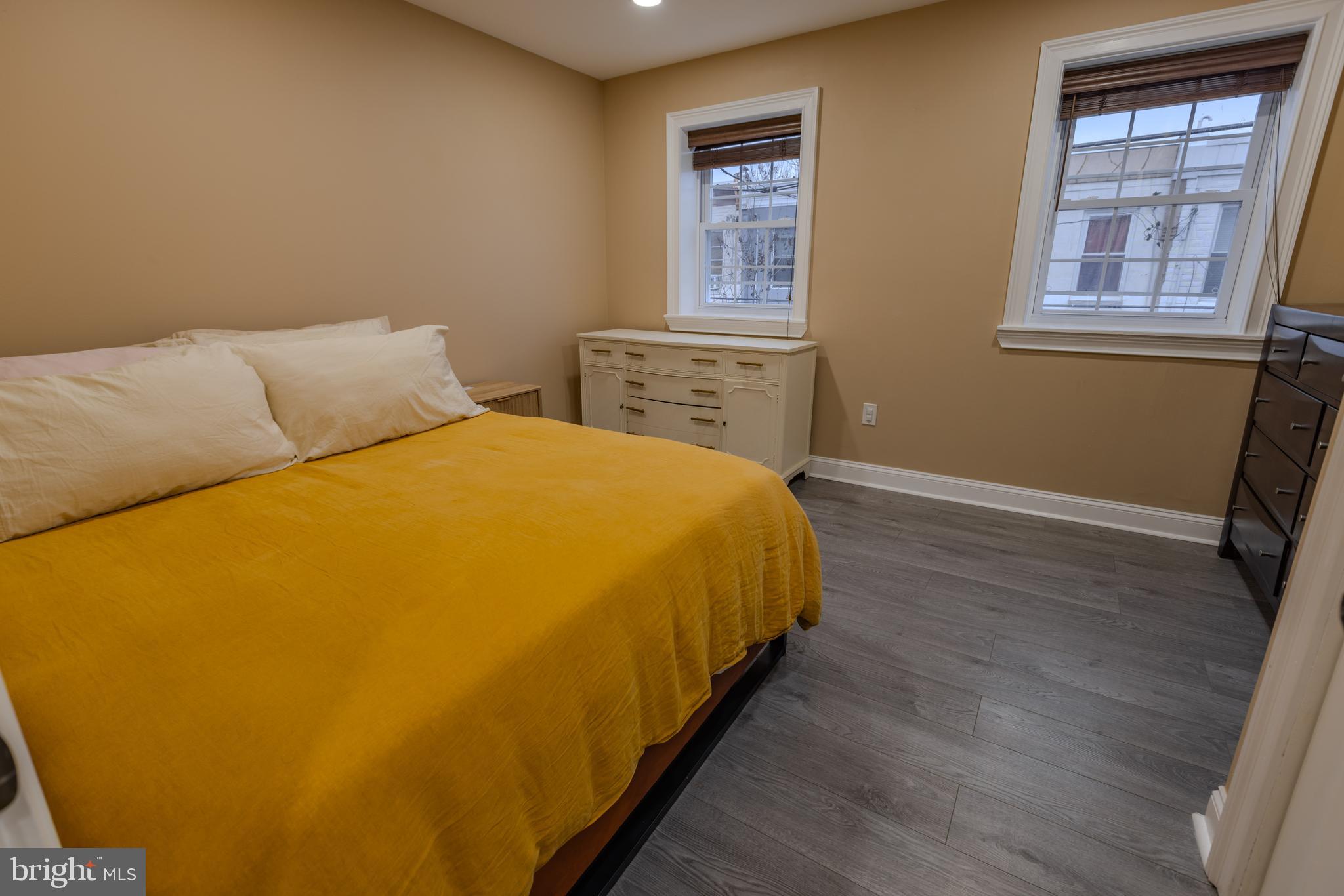 POINT BREEZE - Residential