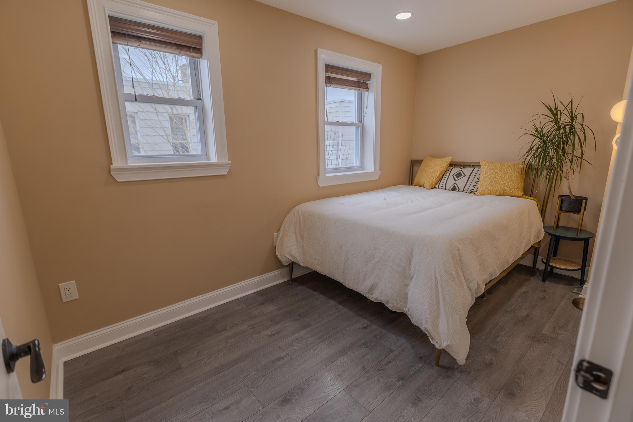 POINT BREEZE - Residential