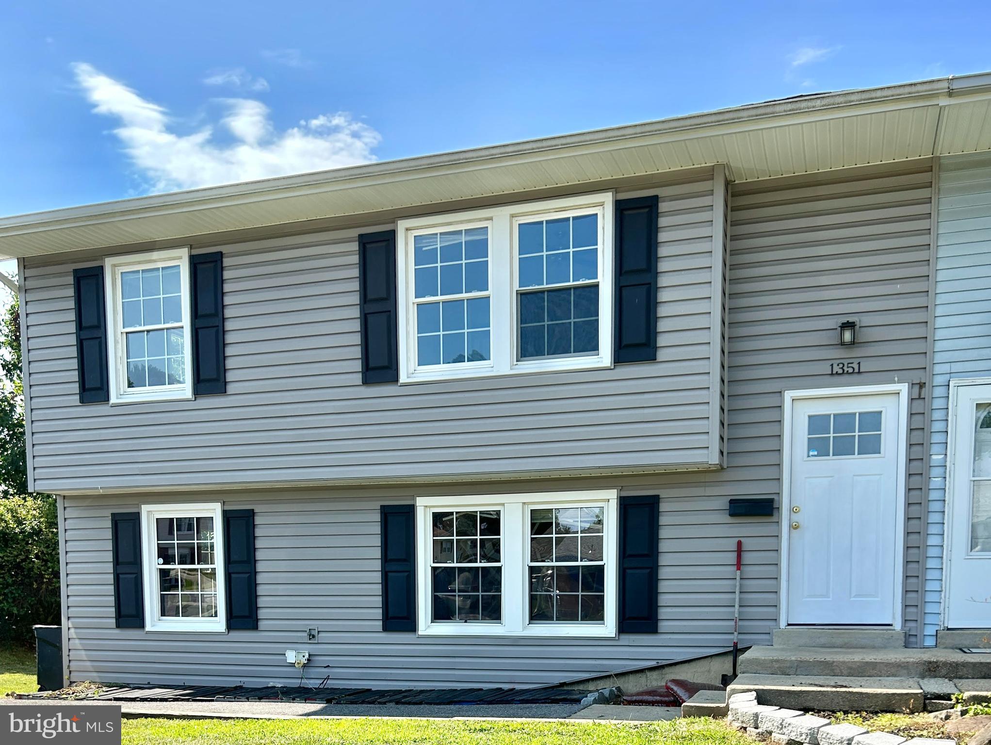 MAPLE RIDGE - Residential Lease