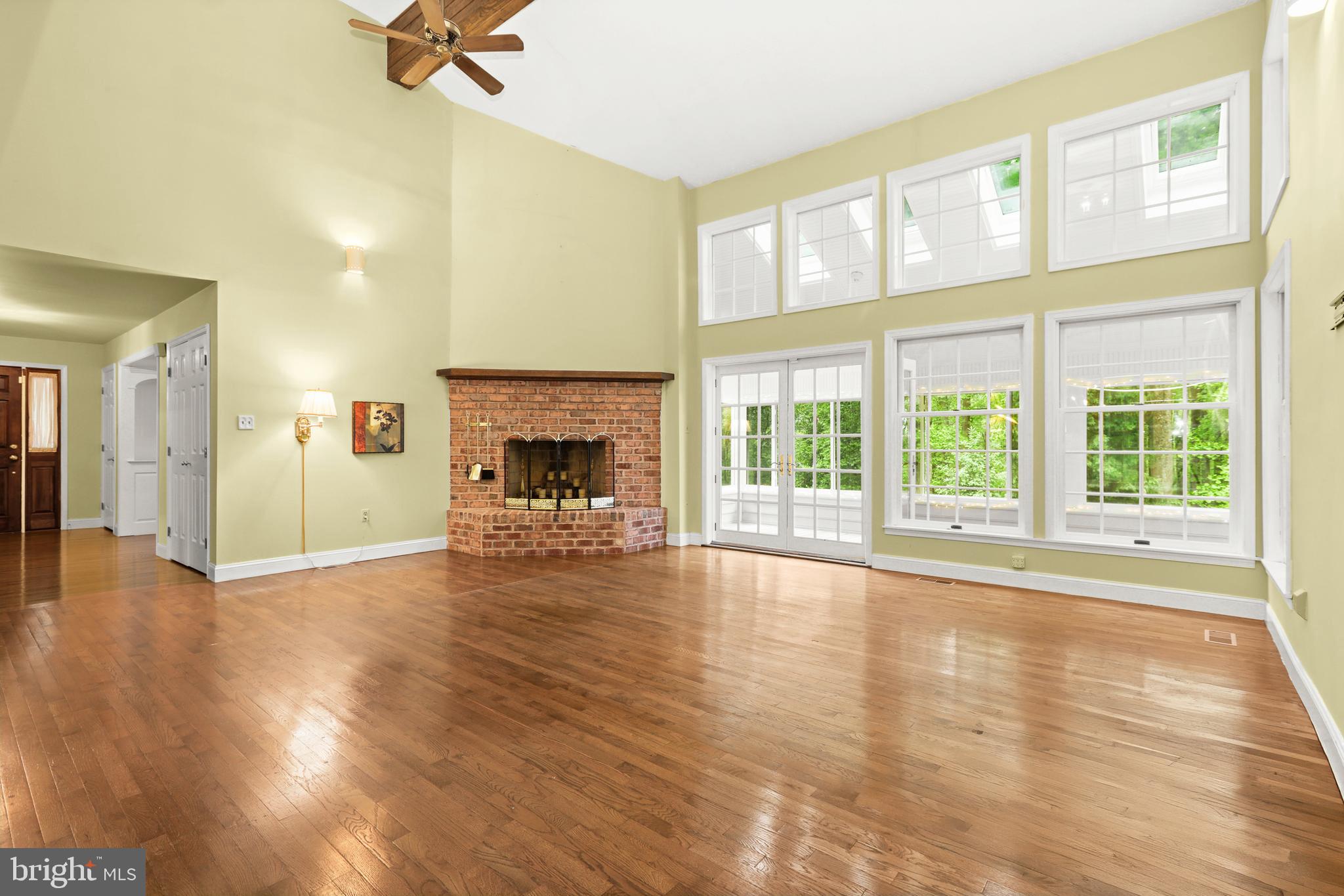 LONG GREEN MANOR - Residential
