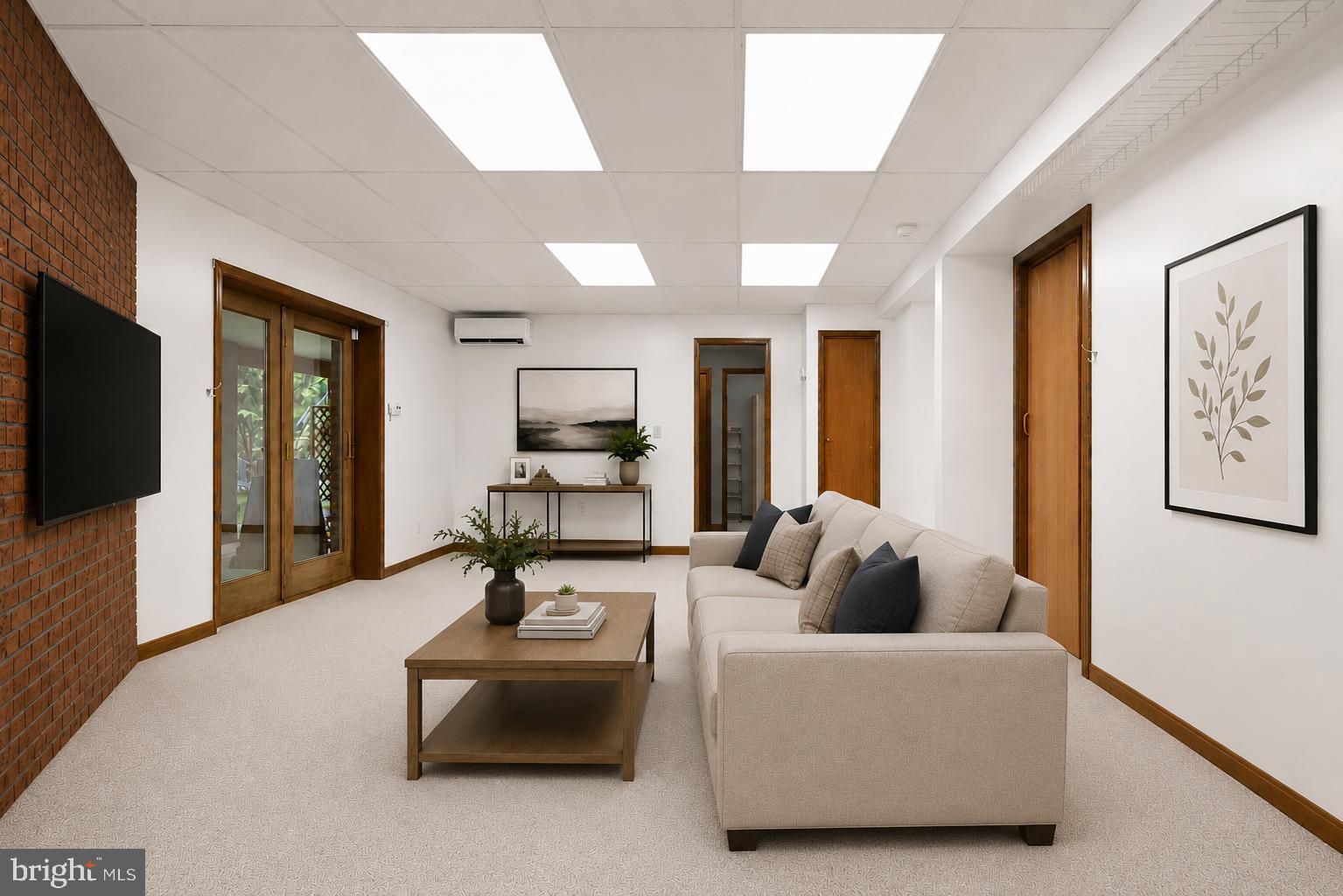 LONG GREEN MANOR - Residential
