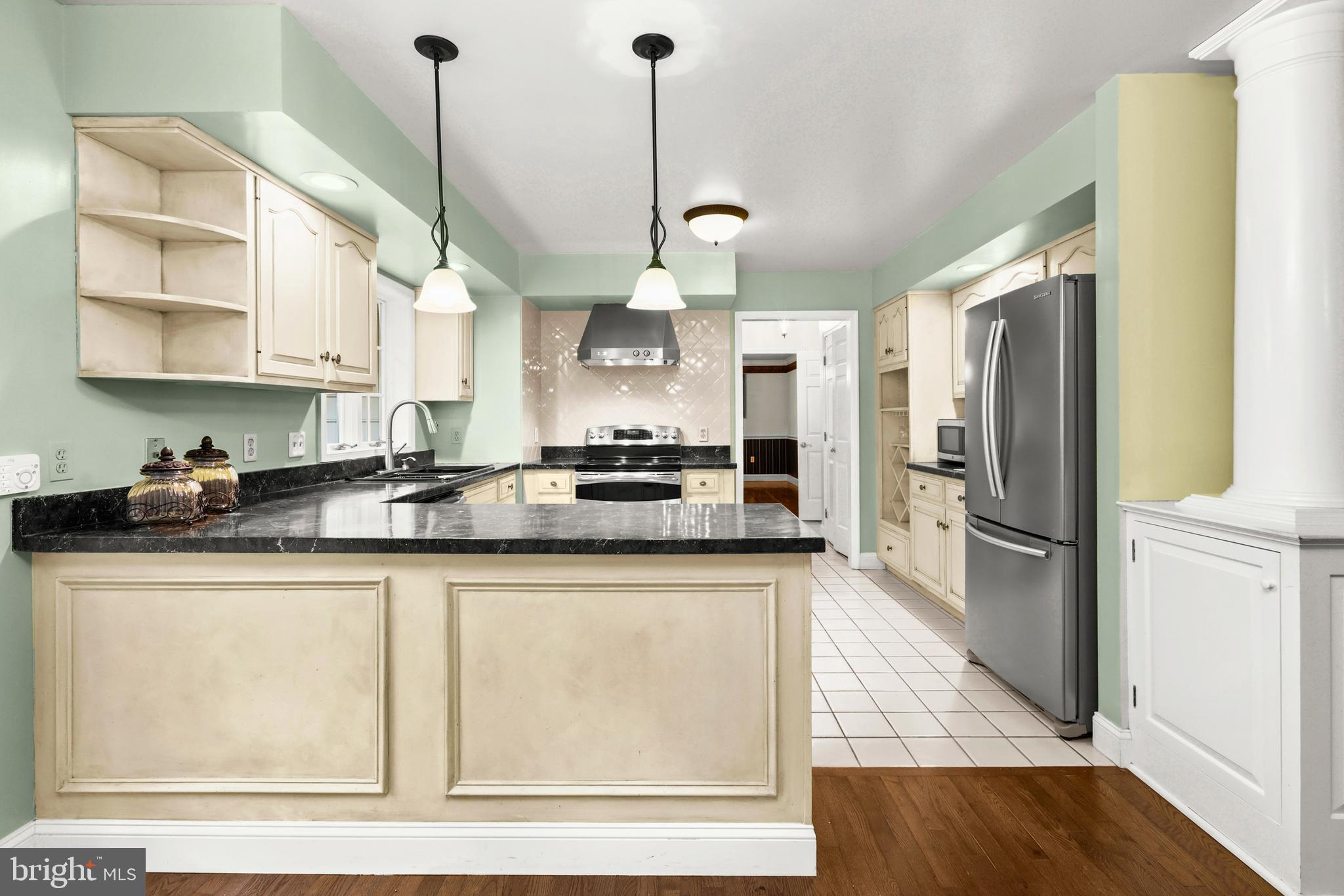 LONG GREEN MANOR - Residential