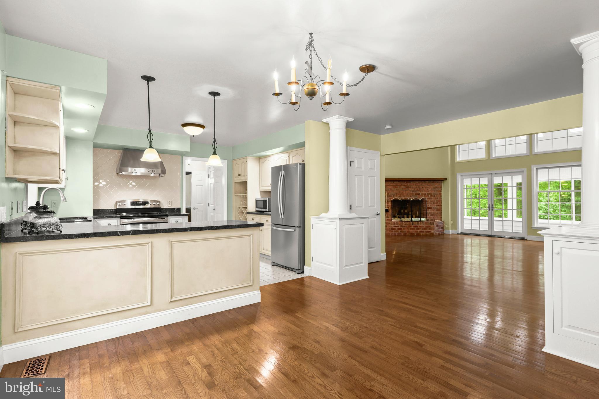 LONG GREEN MANOR - Residential