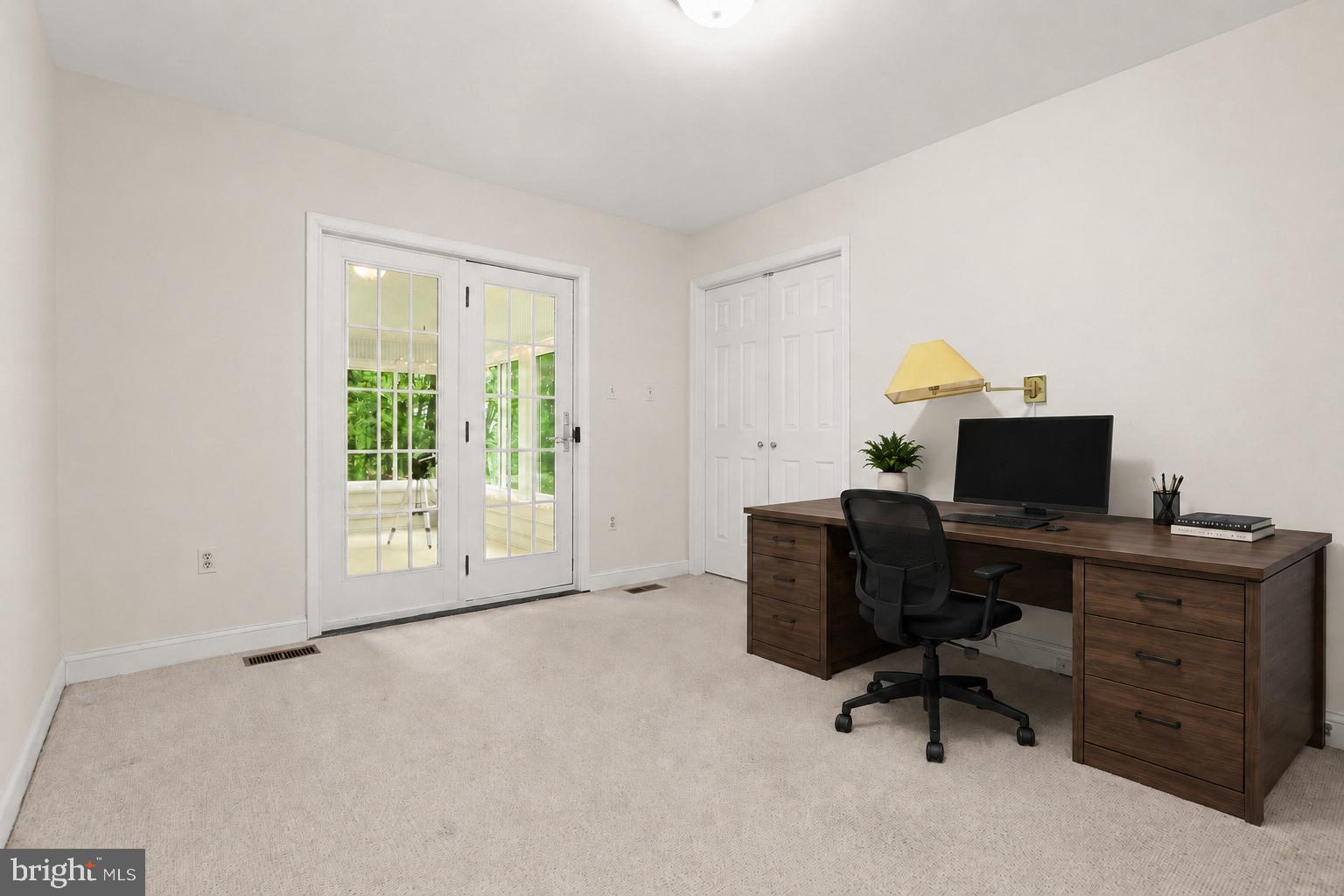 LONG GREEN MANOR - Residential