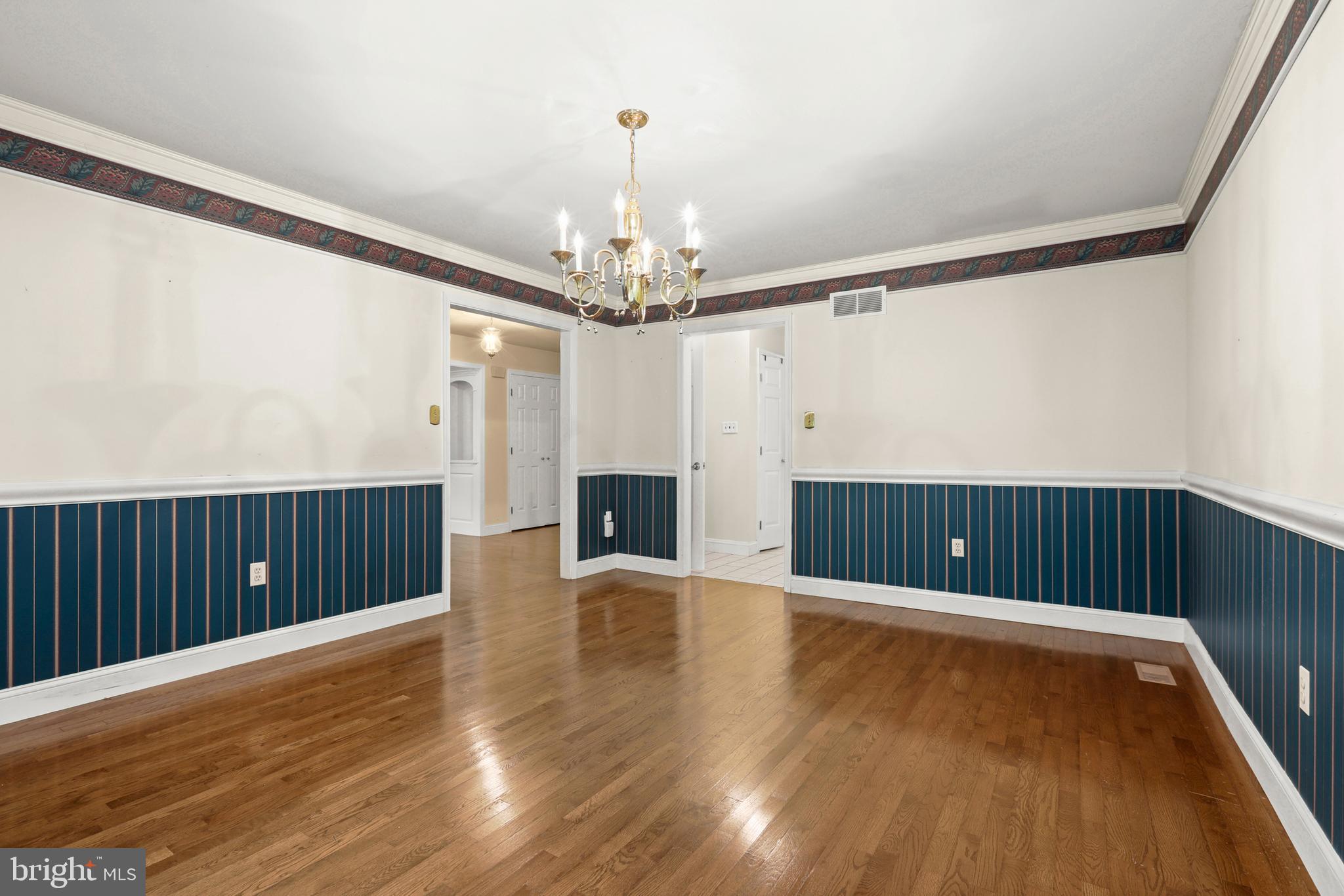 LONG GREEN MANOR - Residential