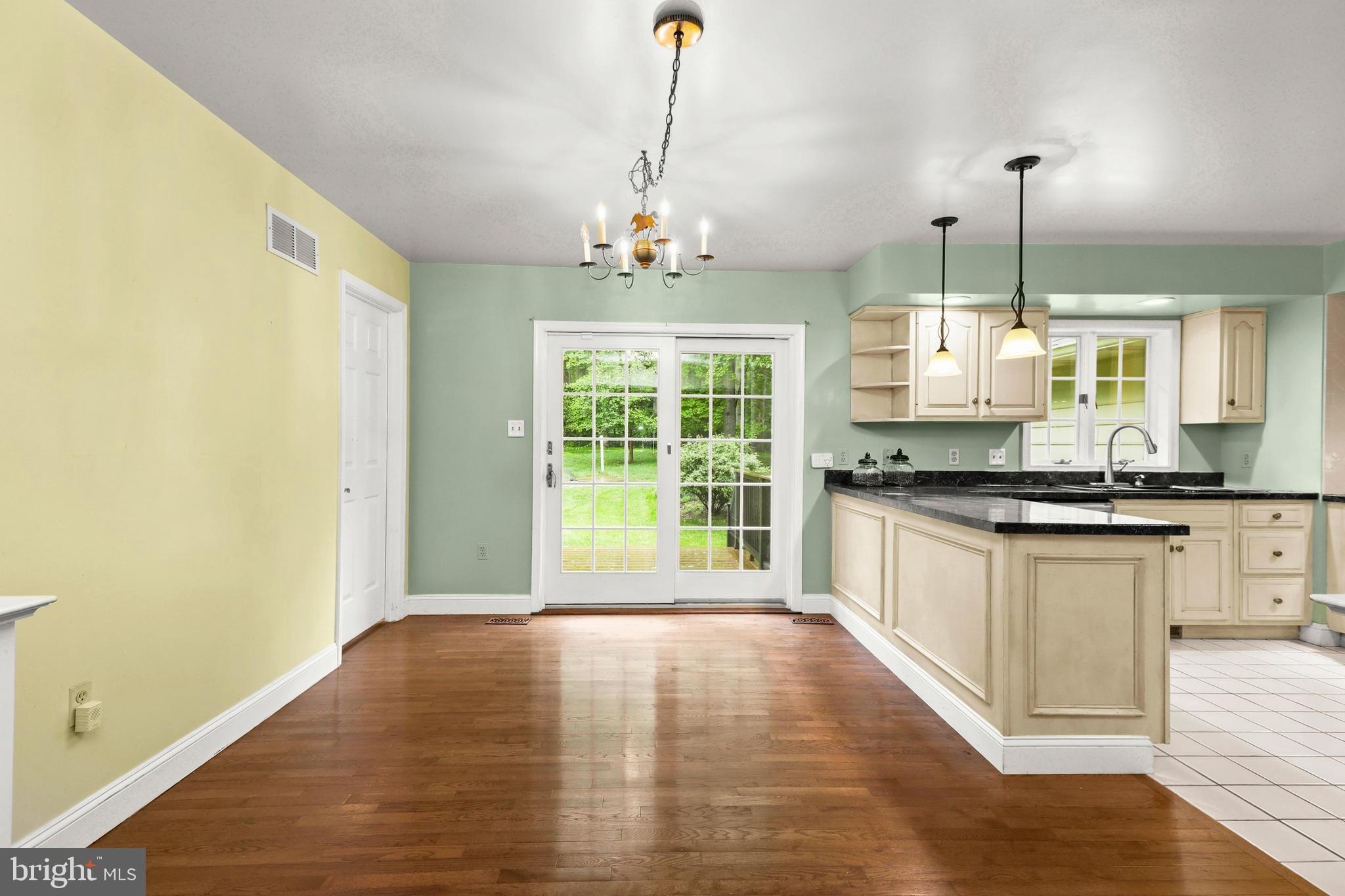 LONG GREEN MANOR - Residential