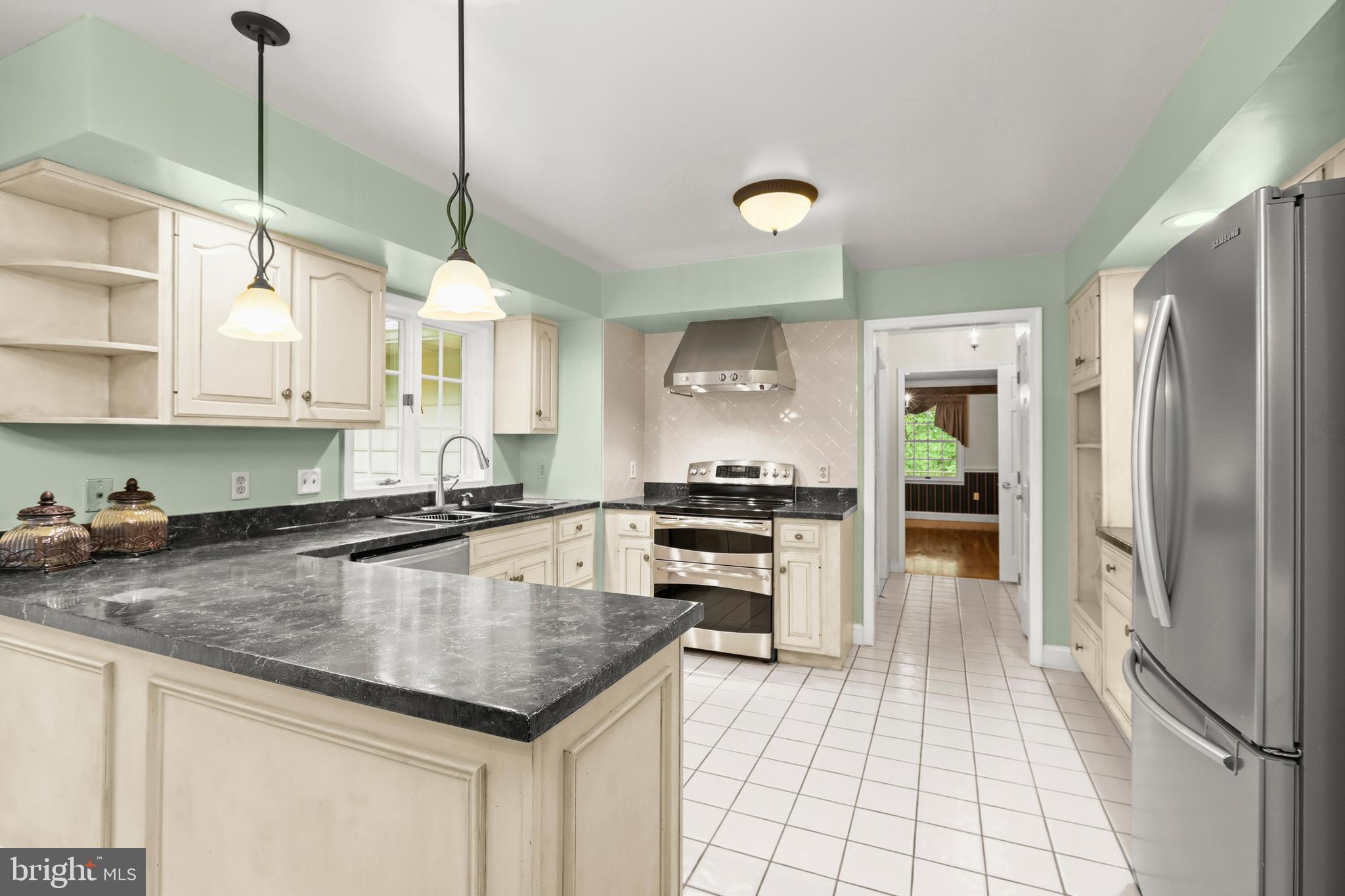 LONG GREEN MANOR - Residential