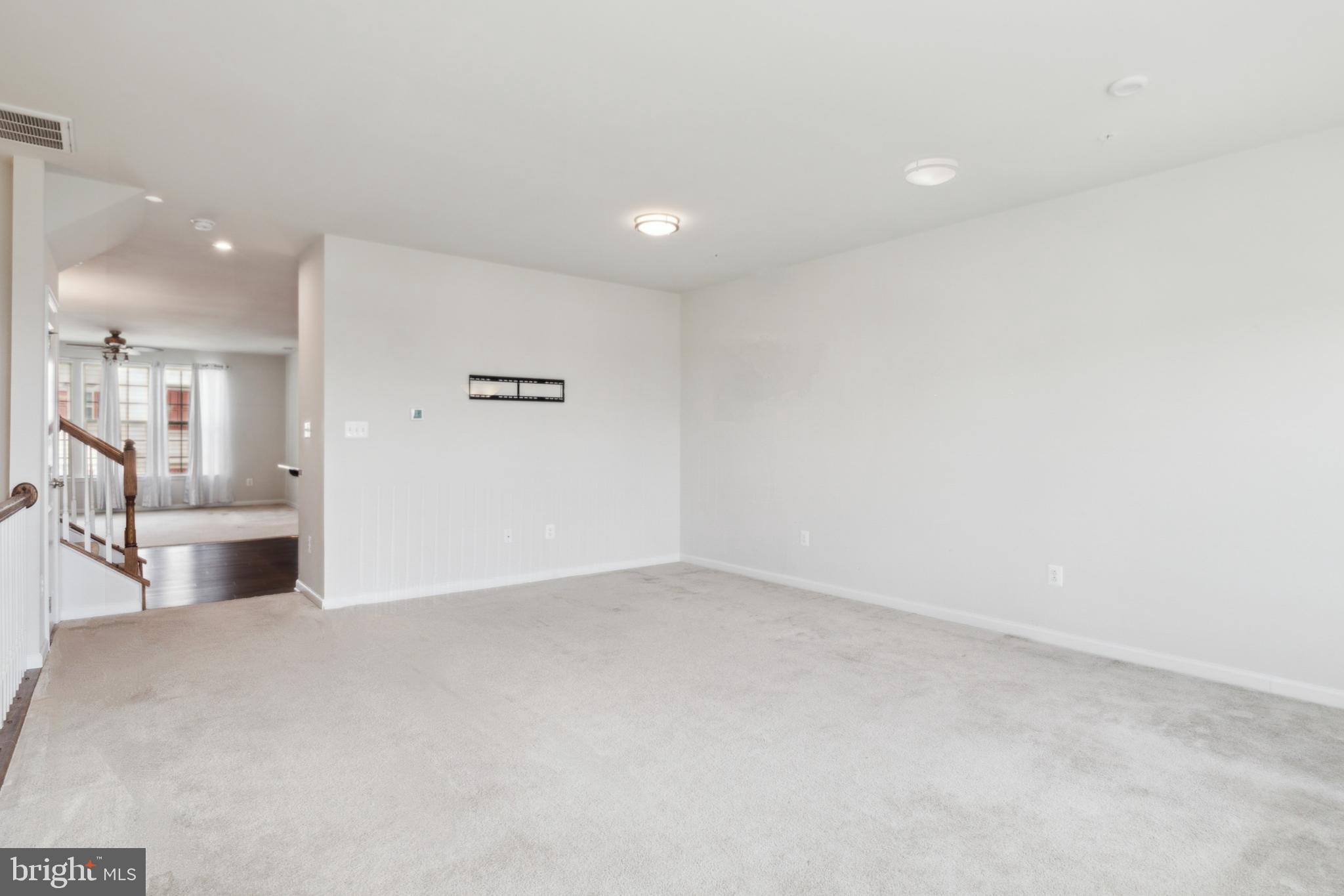 OAKDALE VILLAGE - Residential