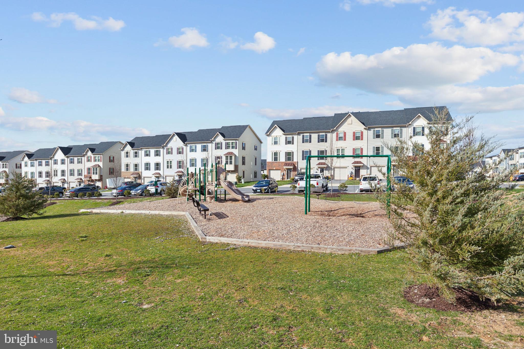 OAKDALE VILLAGE - Residential